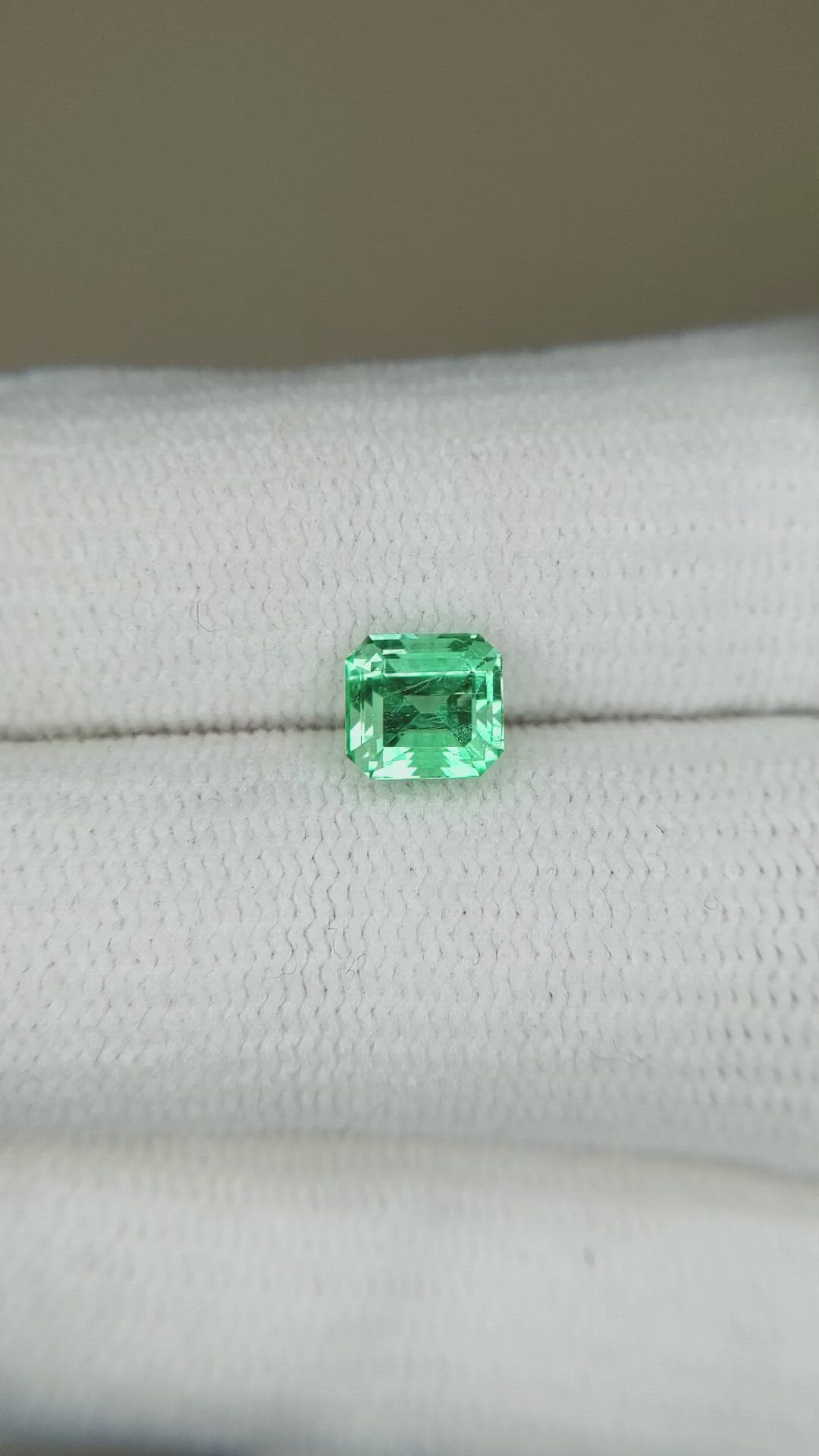 0.85 Ct. Emerald from Russia Size Video