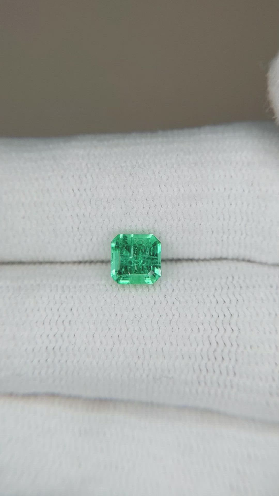 0.71 Ct. Emerald from Russia Size Video