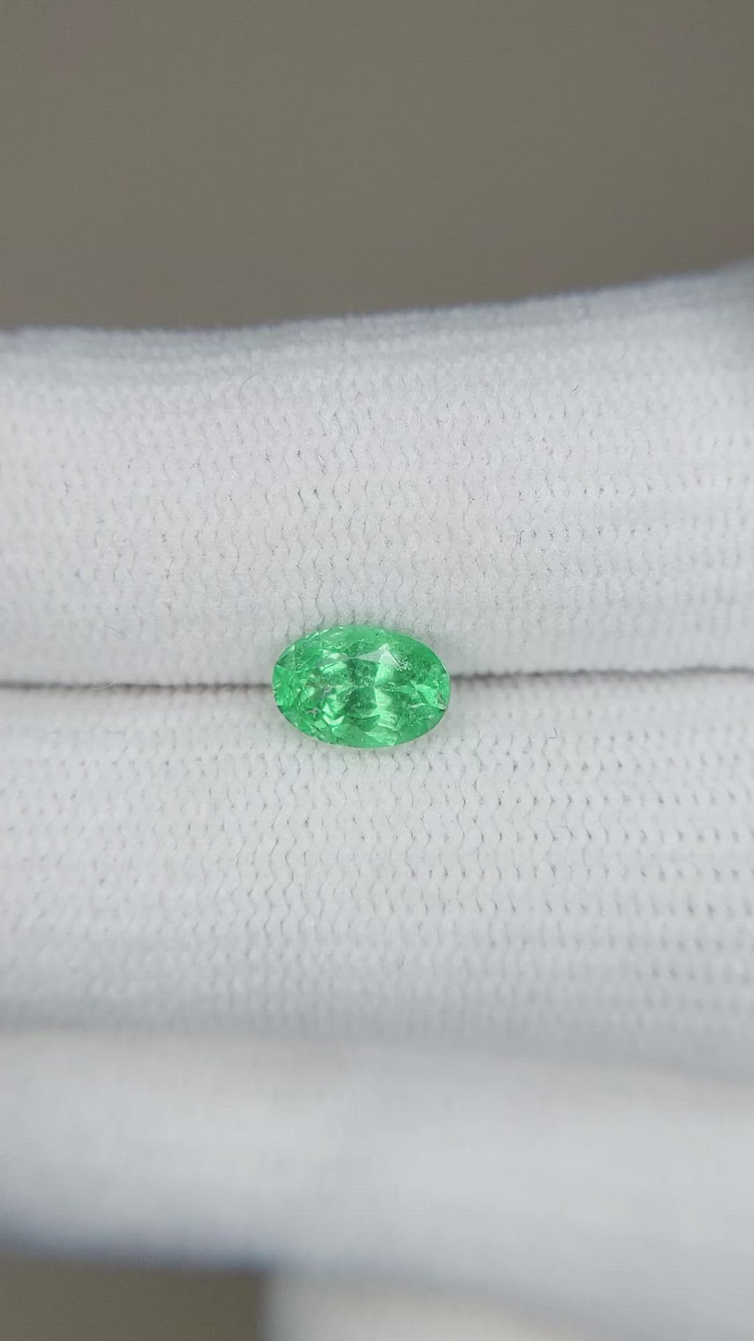 0.71 Ct. Emerald from Russia Size Video