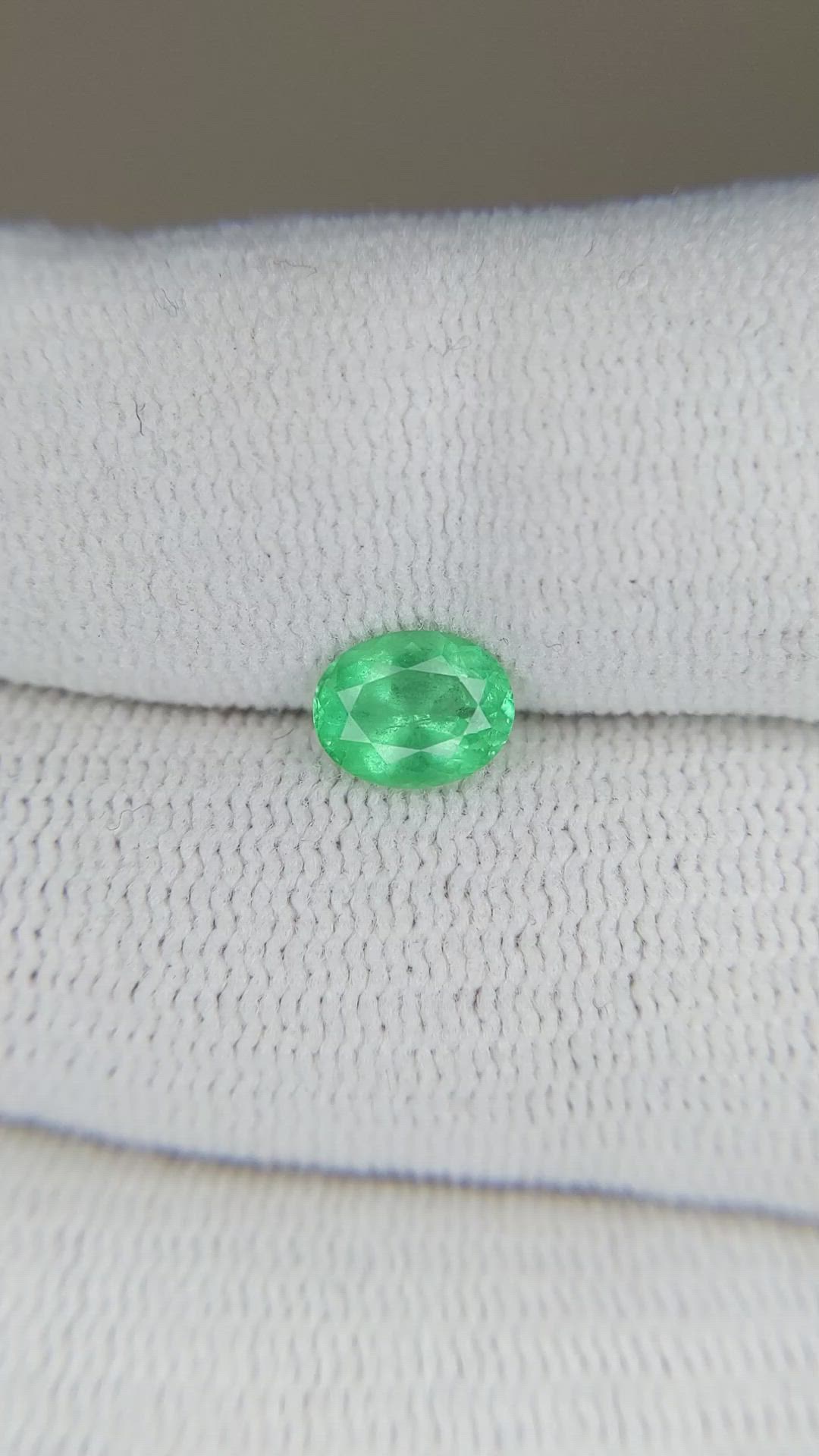 0.70 Ct. Emerald from Russia Size Video