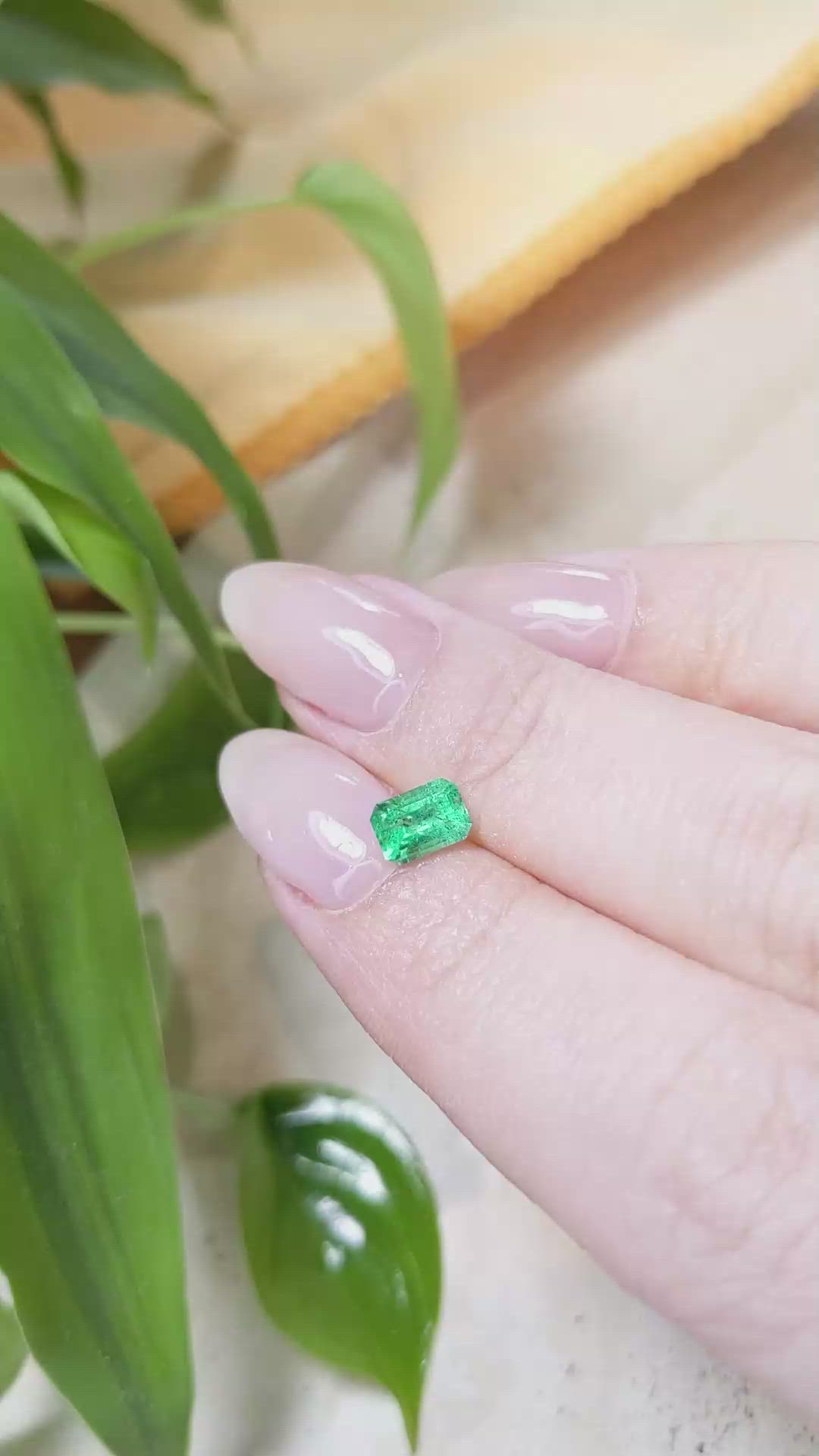 0.62 Ct. Emerald from Russia Size Video