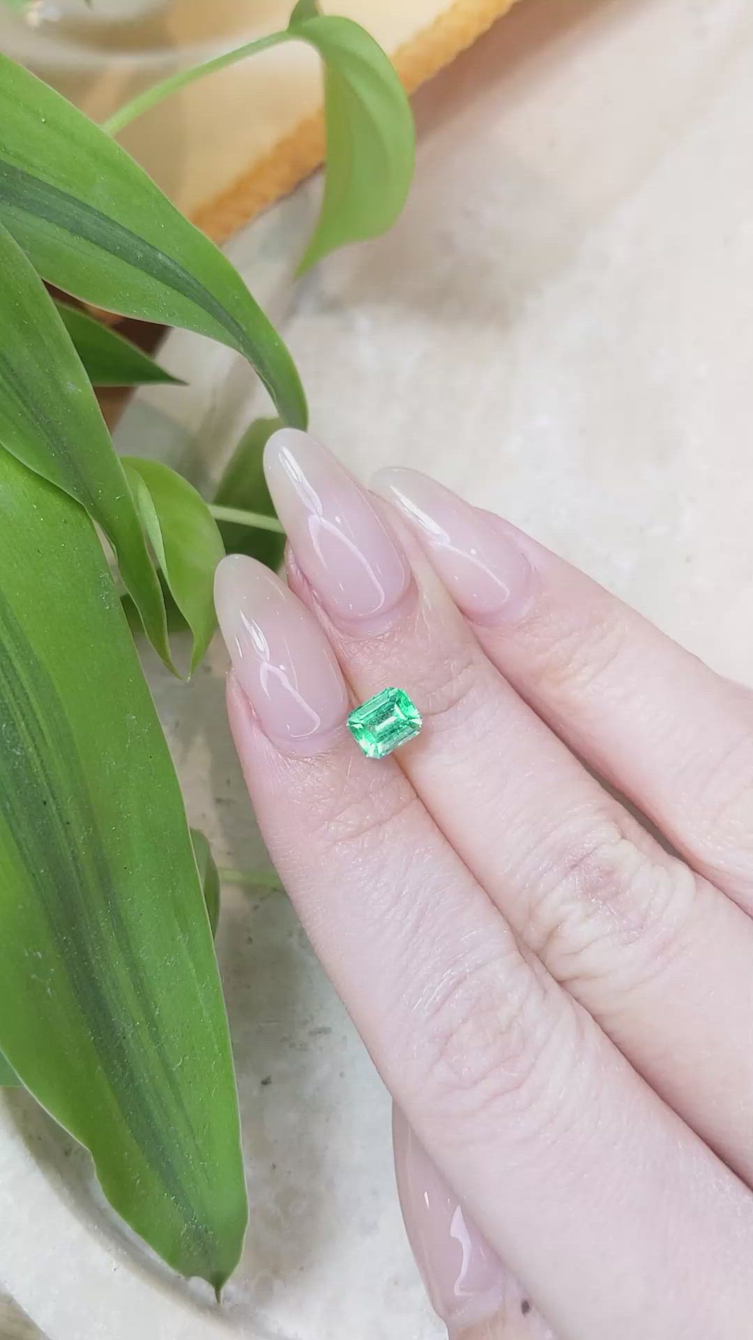 0.94 Ct. Emerald from Russia Size Video