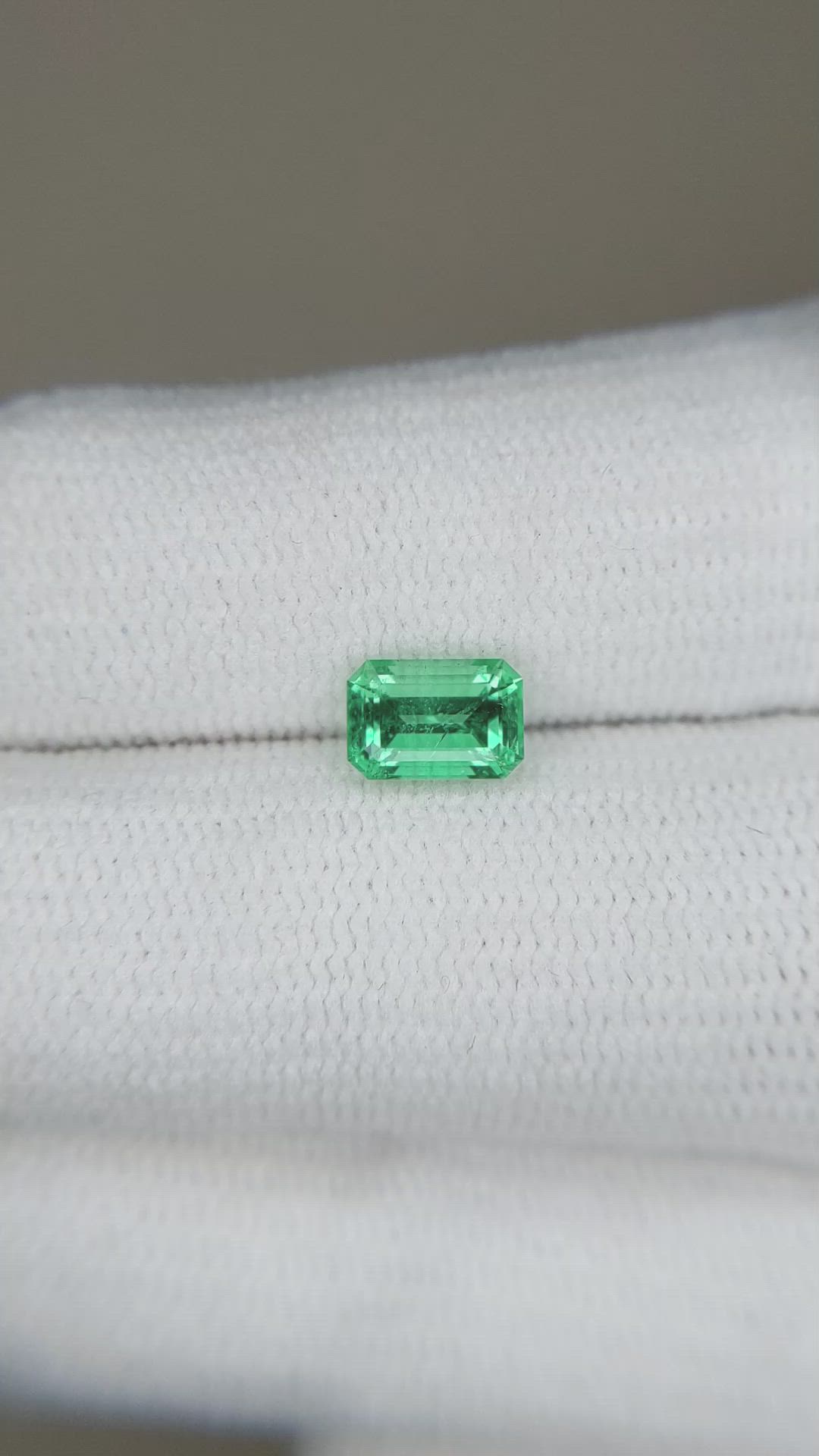 0.76 Ct. Emerald from Russia Size Video