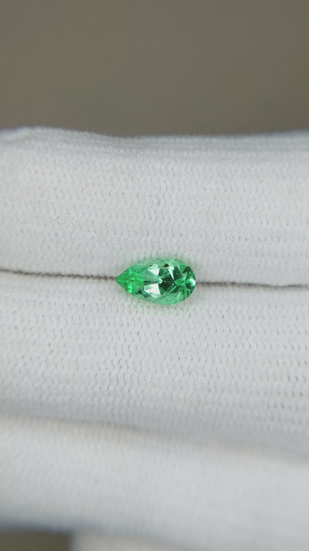 0.66 Ct. Emerald from Russia Size Video