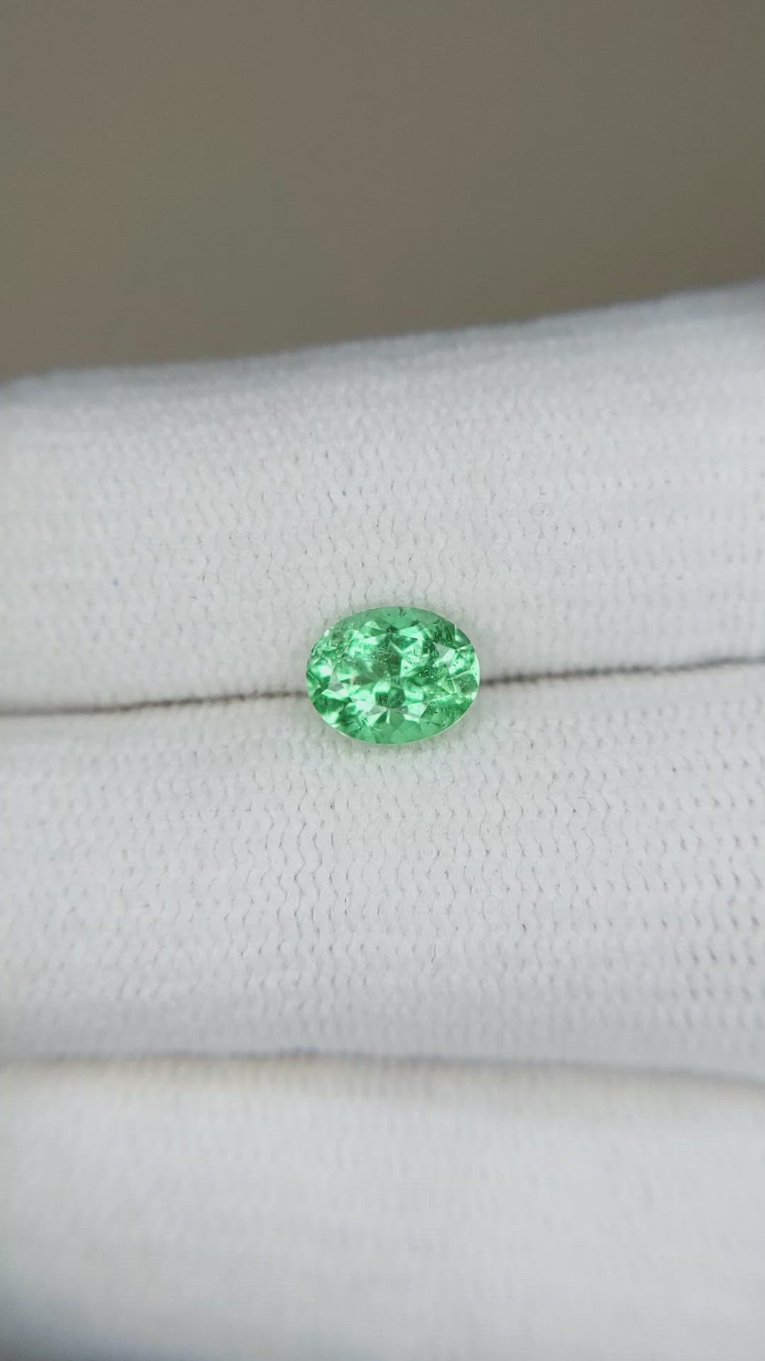 0.78 Ct. Emerald from Russia Size Video