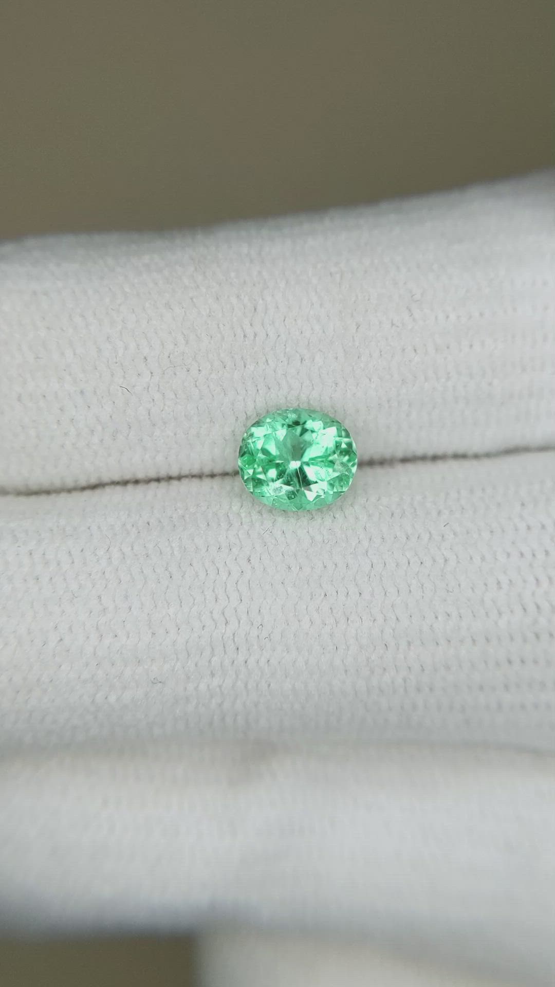 0.82 Ct. Emerald from Russia Size Video