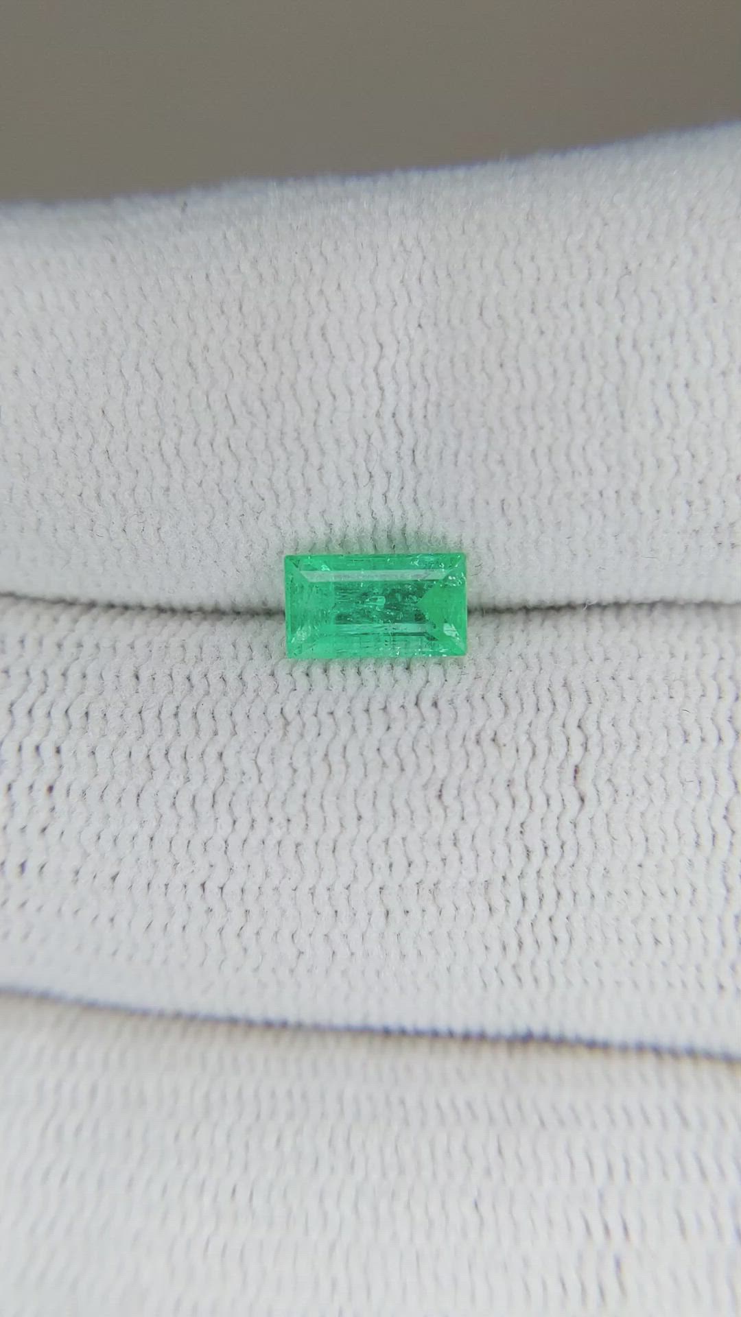 0.76 Ct. Emerald from Russia Size Video