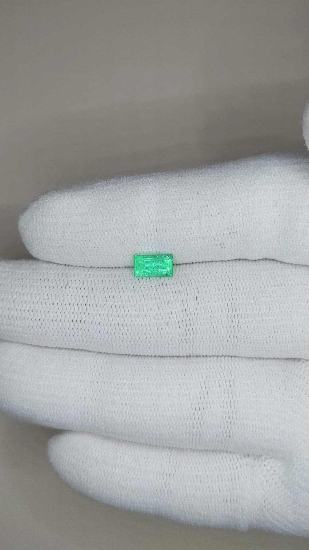 0.76 Ct. Emerald from Russia Size Video