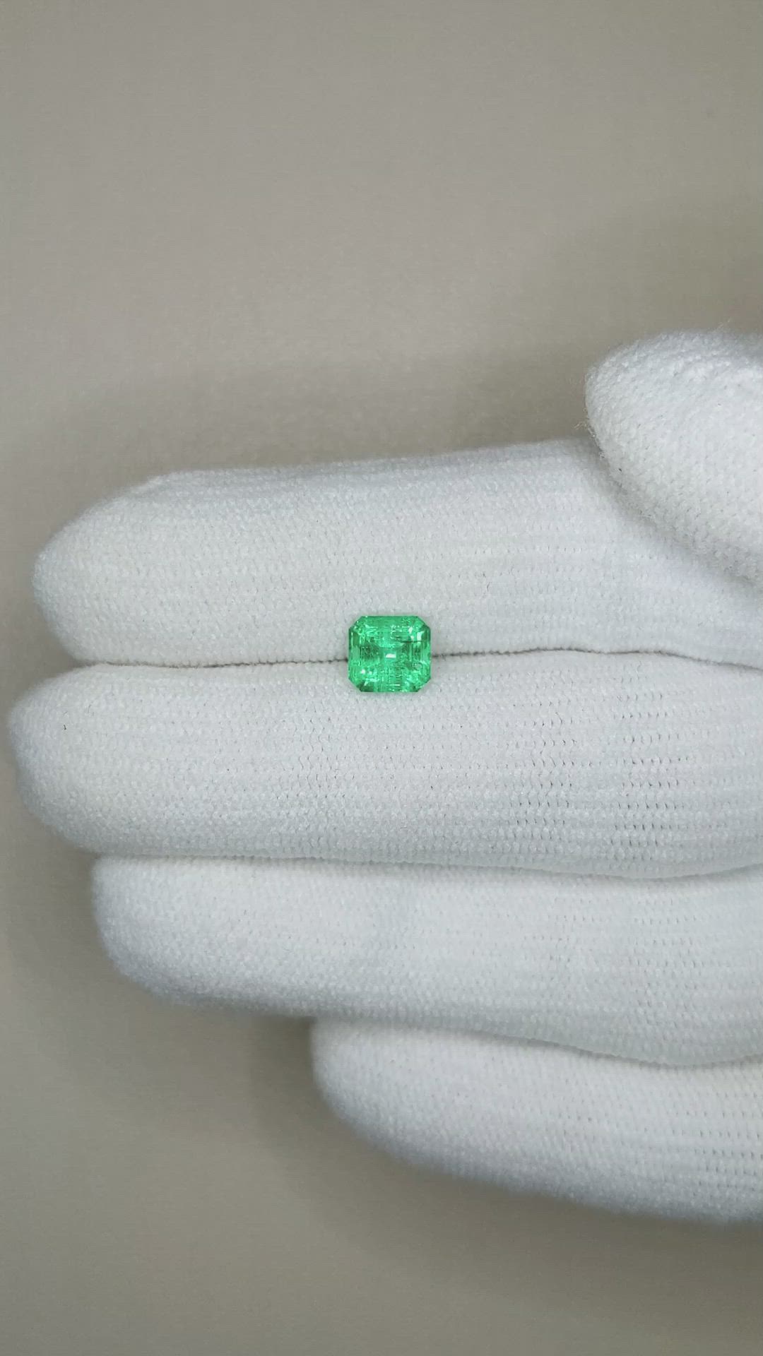 0.82 Ct. Emerald from Russia Size Video