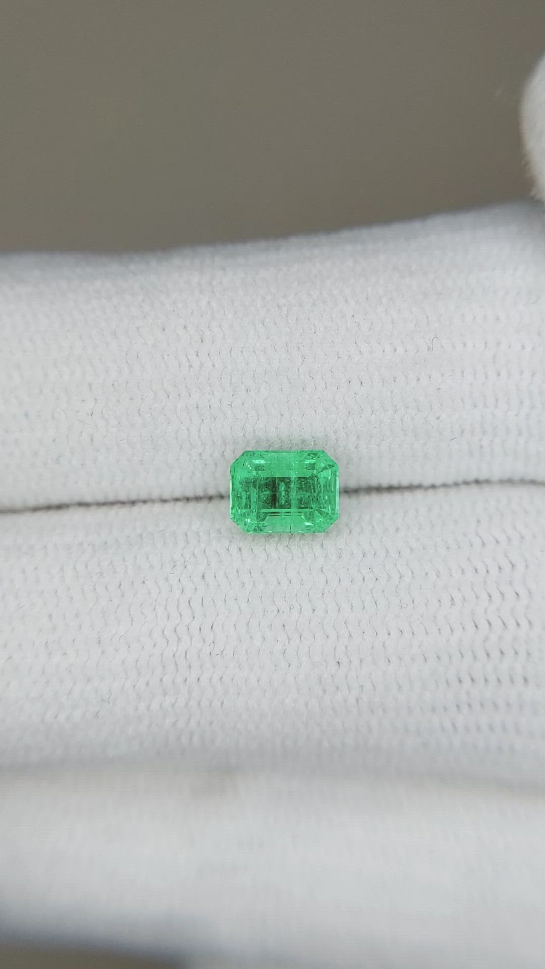 0.76 Ct. Emerald from Russia Size Video
