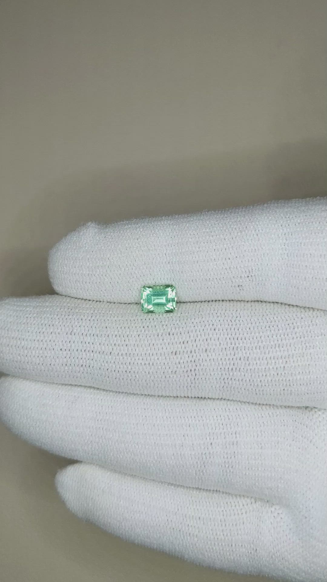 0.96 Ct. Emerald from Russia Size Video