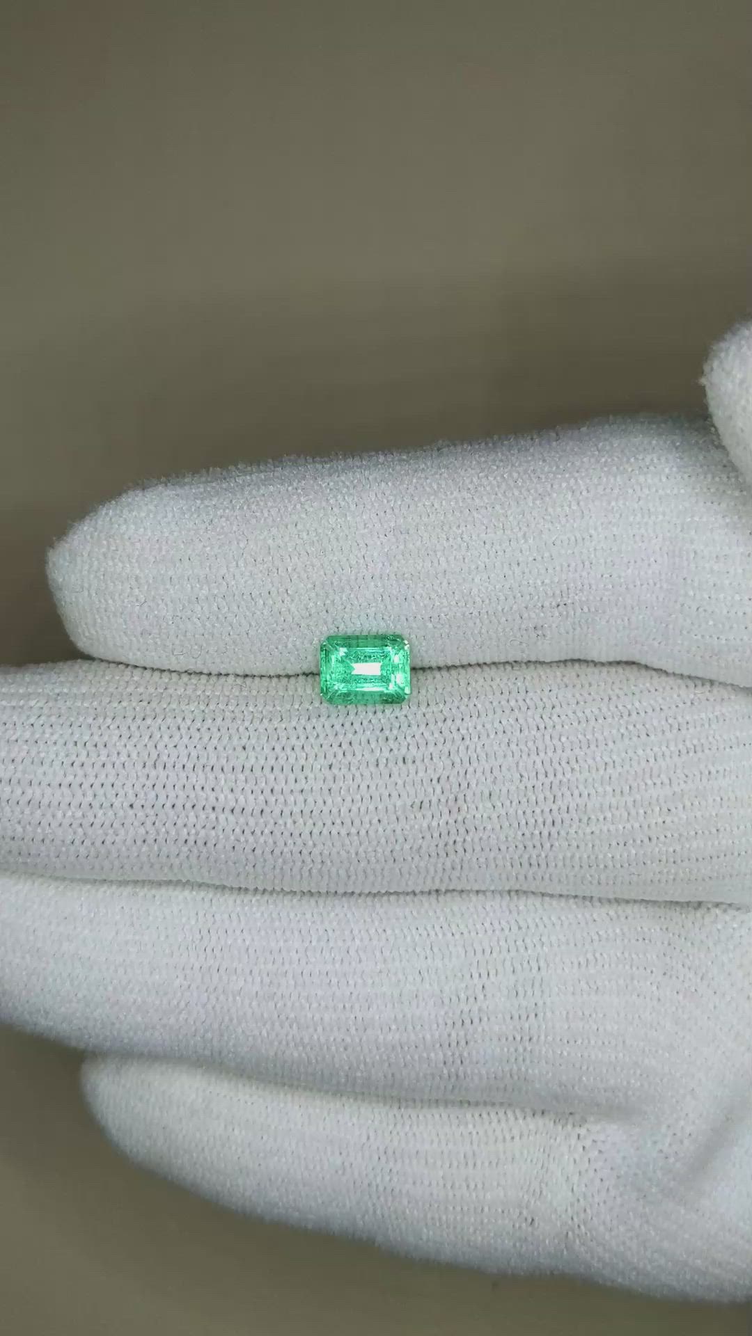 0.93 Ct. Emerald from Russia Size Video