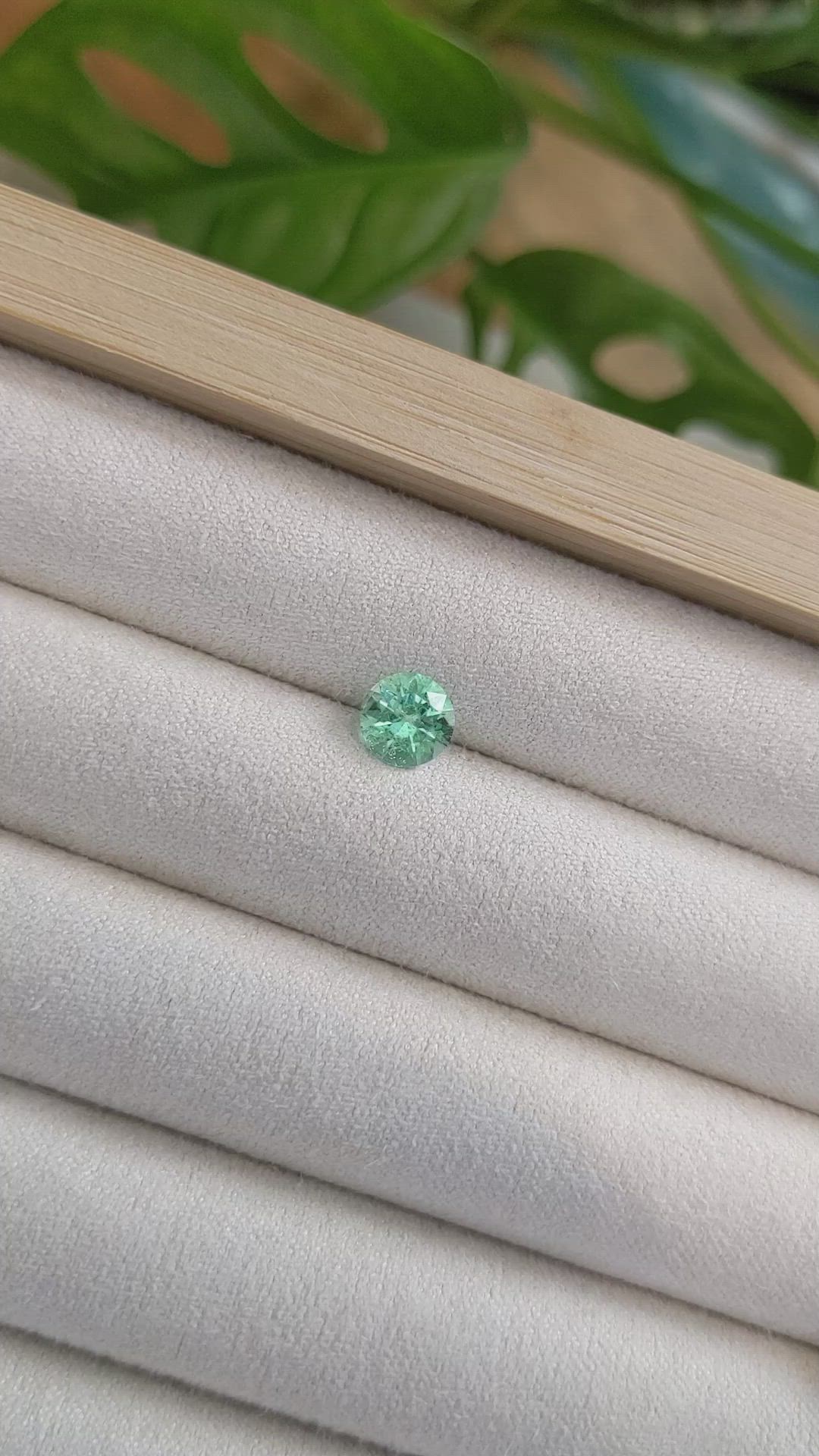 0.89 Ct. Emerald from Russia Size Video