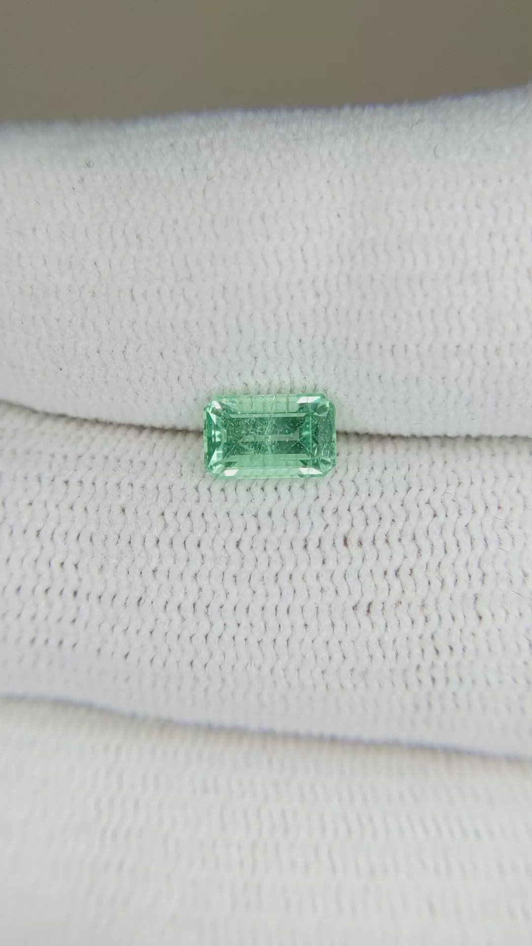 0.84 Ct. Emerald from Russia Size Video