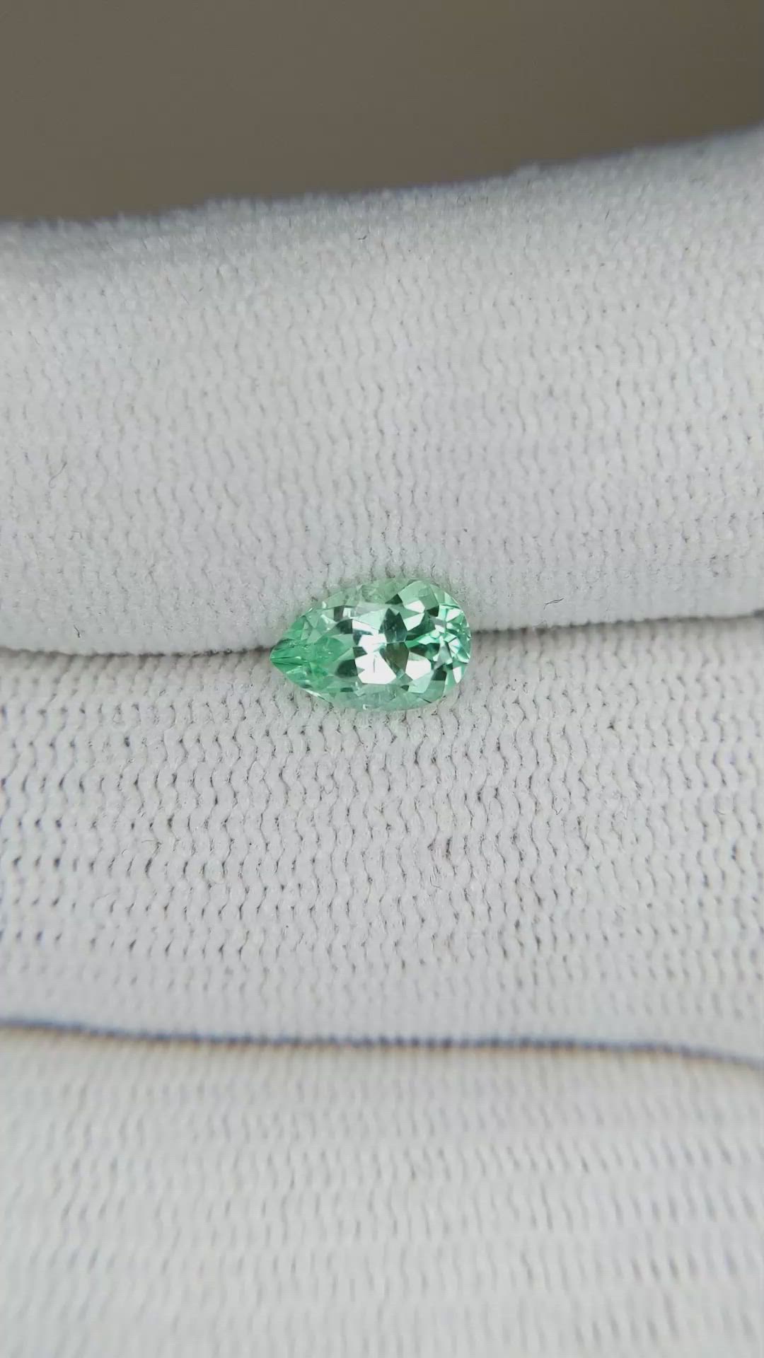 0.88 Ct. Emerald from Russia Size Video