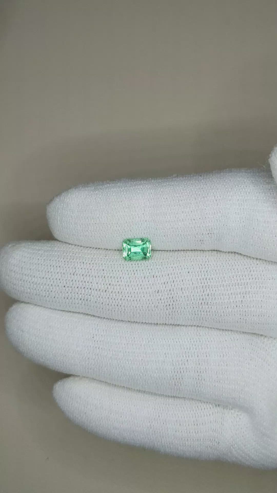 0.90 Ct. Emerald from Russia Size Video