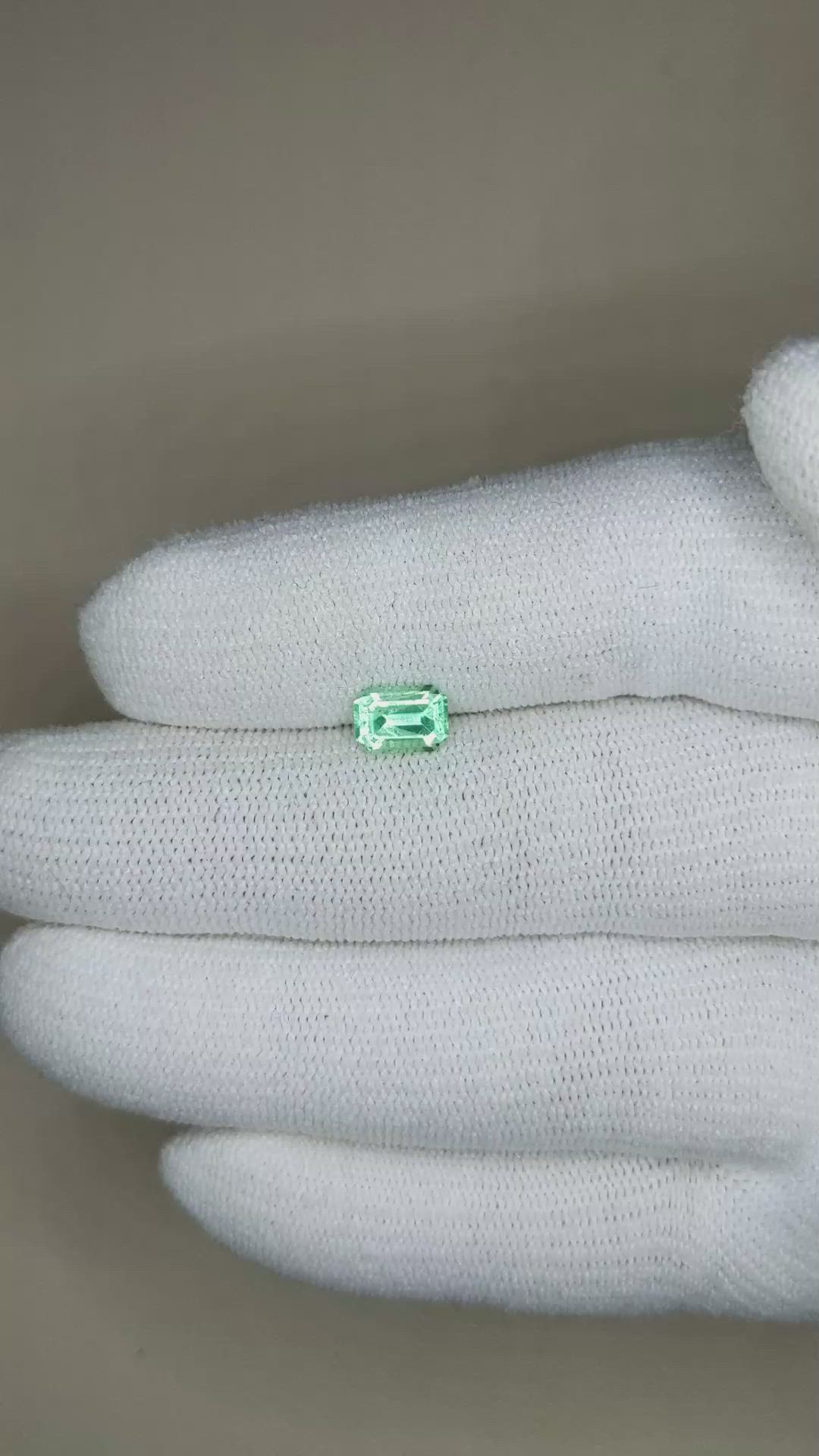 0.89 Ct. Emerald from Russia Size Video