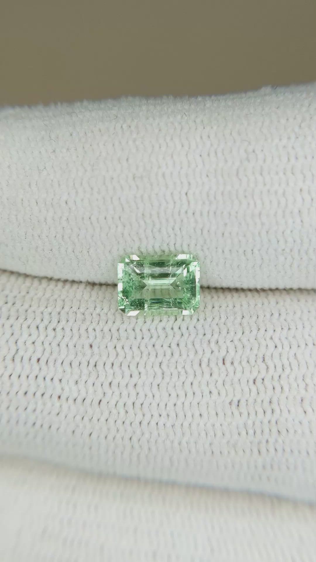 0.97 Ct. Emerald from Russia Size Video