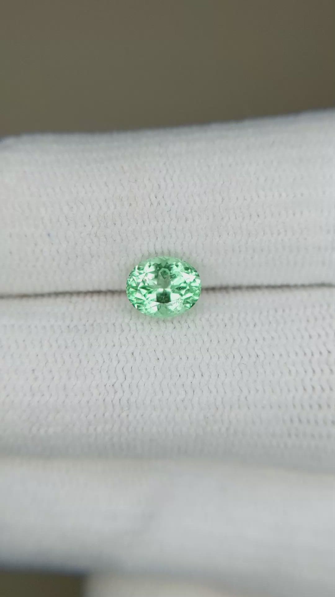 0.80 Ct. Emerald from Russia Size Video