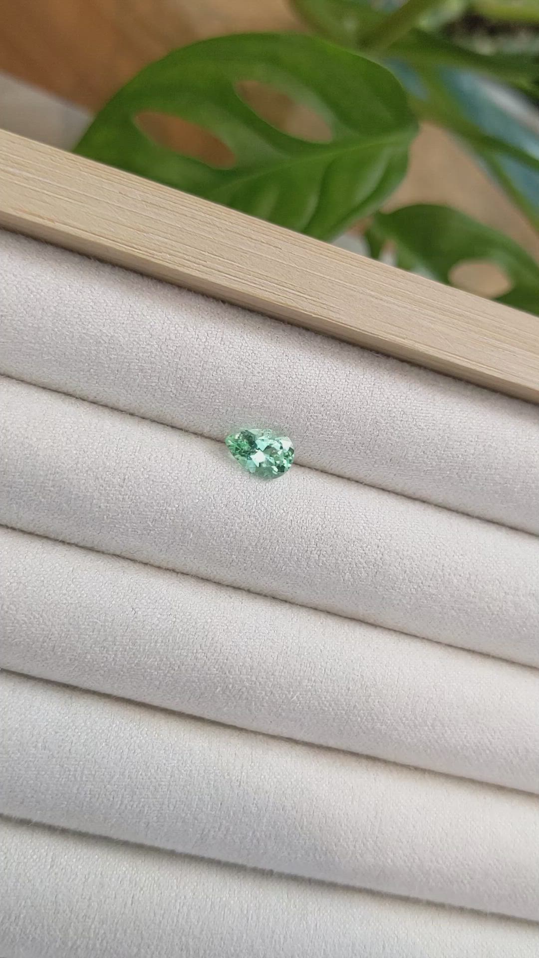 0.90 Ct. Emerald from Russia Size Video