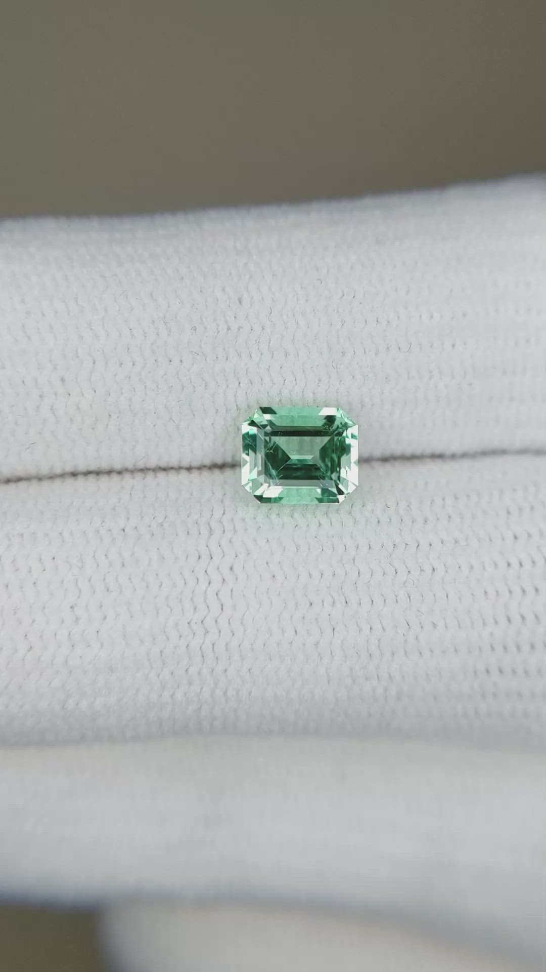 0.83 Ct. Emerald from Russia Size Video