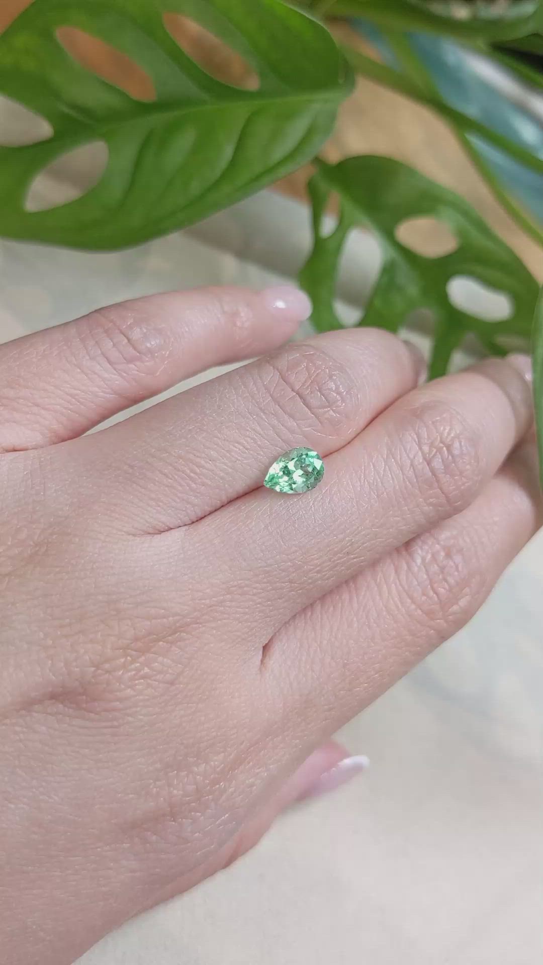 0.95 Ct. Emerald from Russia Size Video