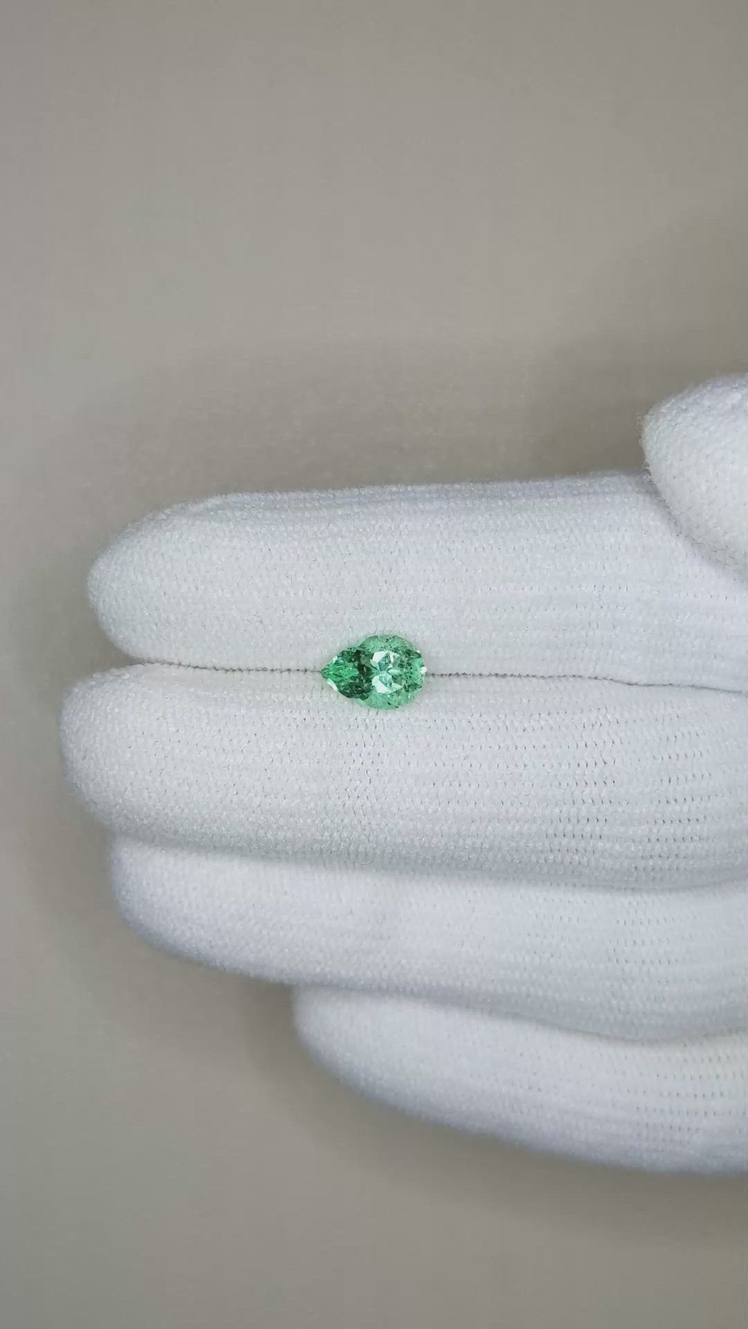 0.95 Ct. Emerald from Russia Size Video