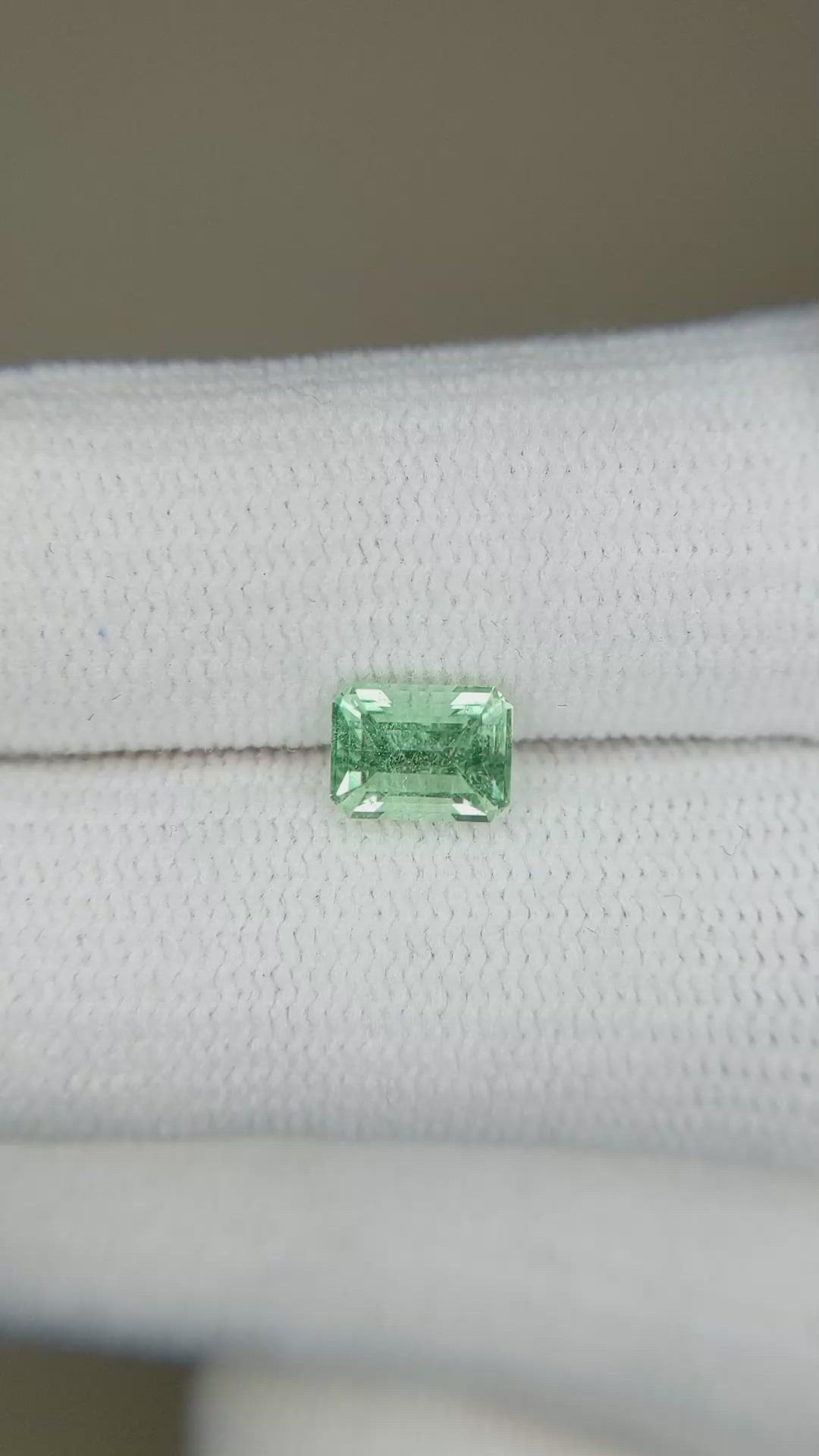 0.87 Ct. Emerald from Russia Size Video