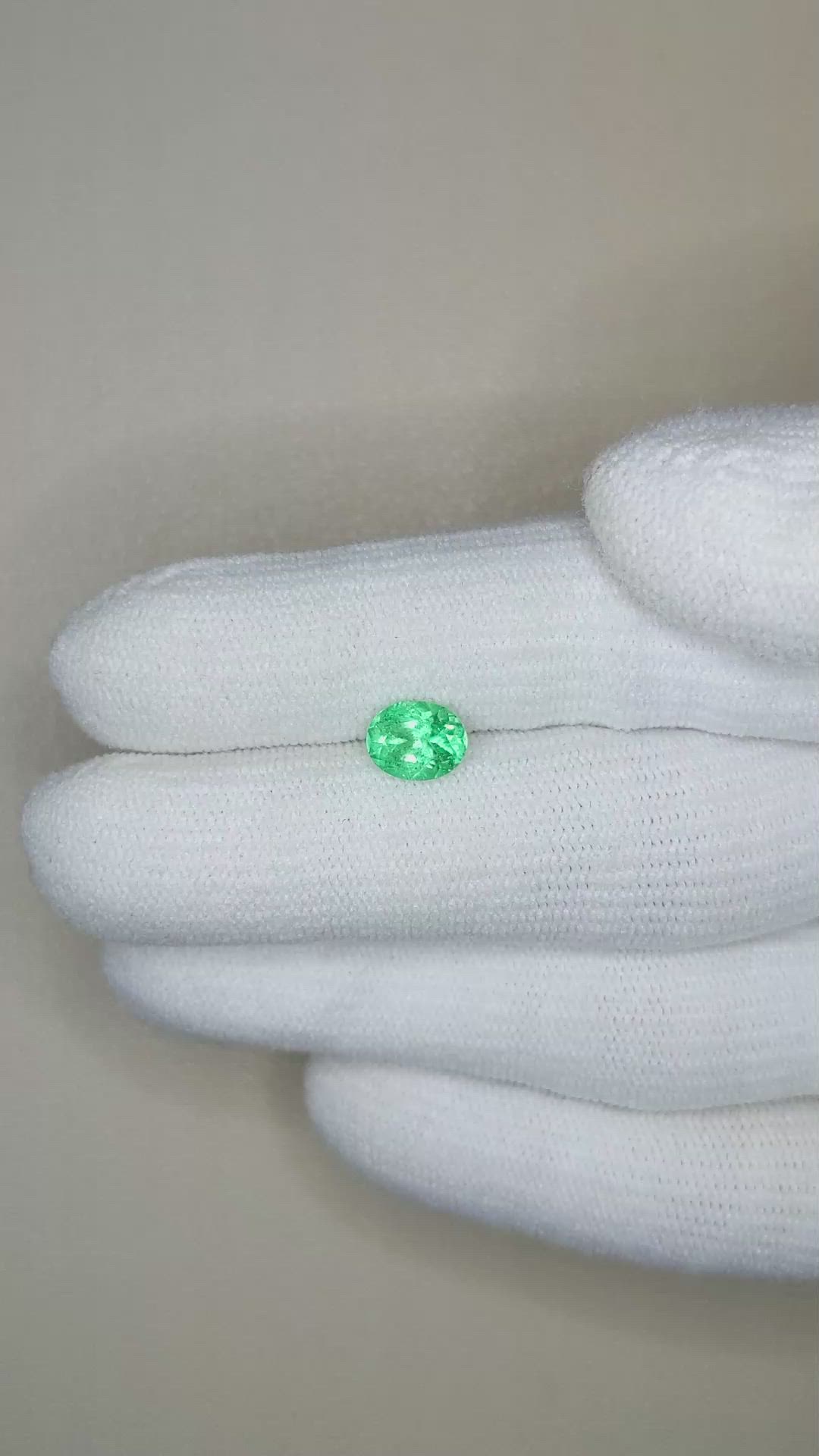 0.89 Ct. Emerald from Russia Size Video