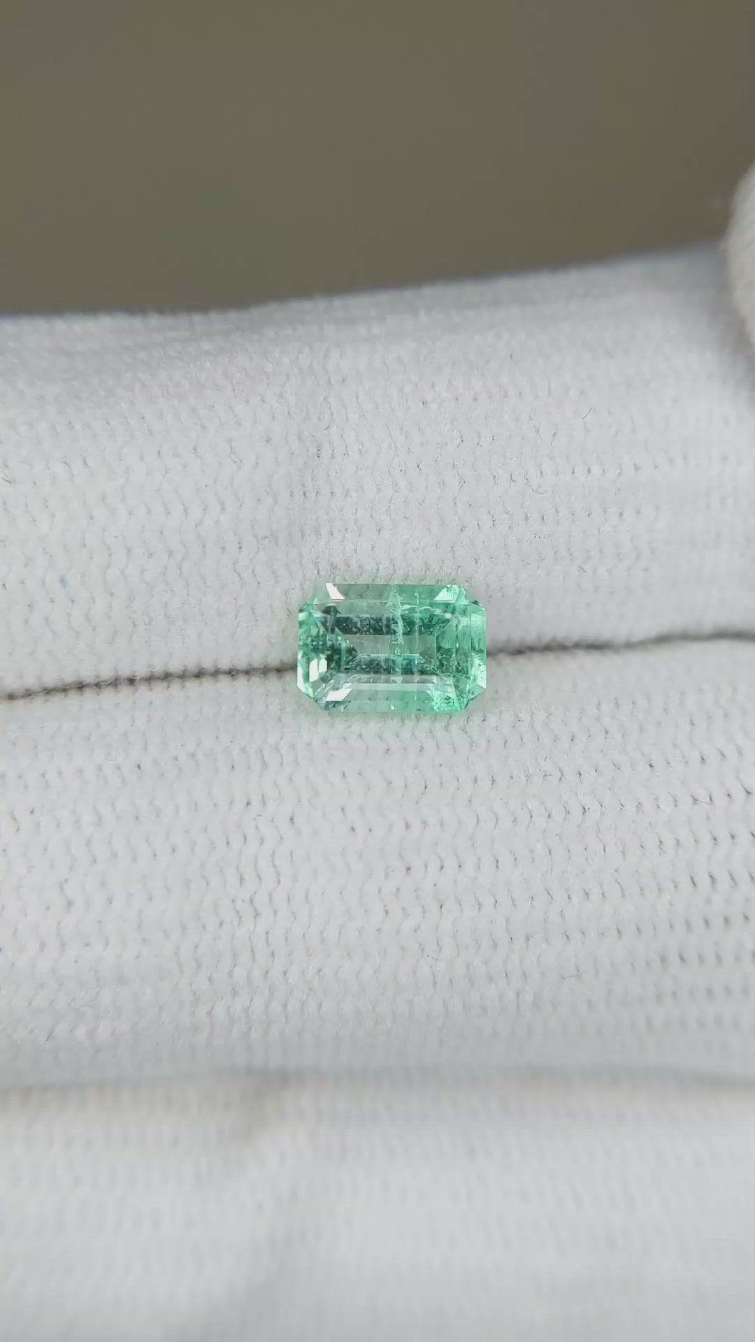 0.76 Ct. Emerald from Russia Size Video