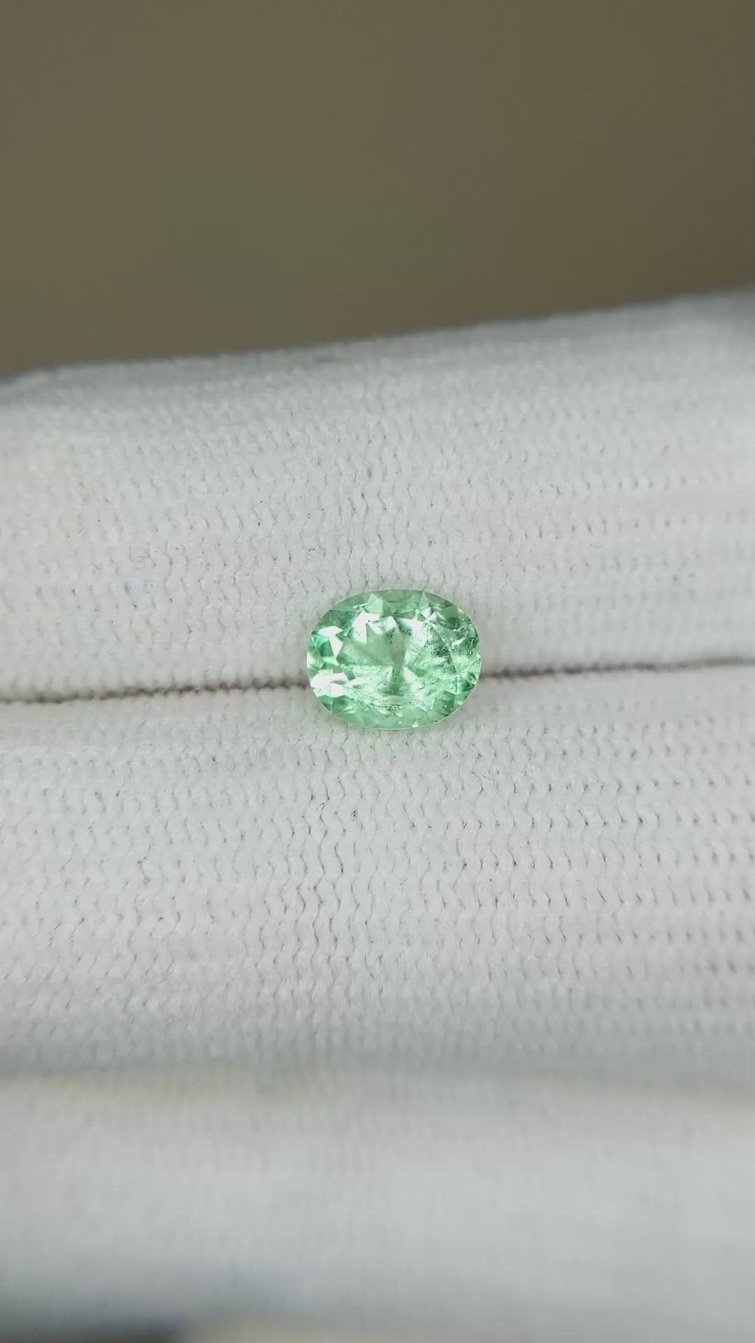 0.80 Ct. Emerald from Russia Size Video