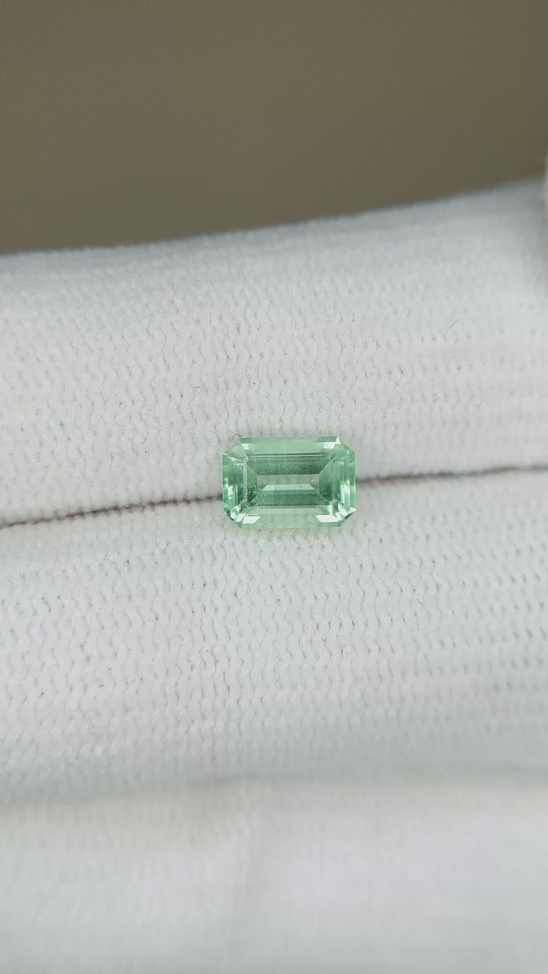 0.82 Ct. Emerald from Russia Size Video