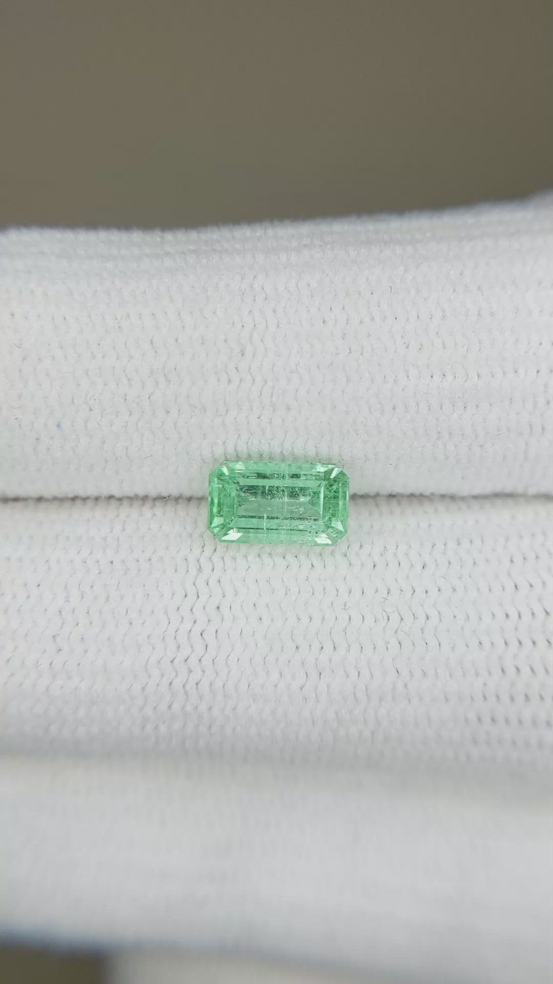 0.93 Ct. Emerald from Russia Size Video
