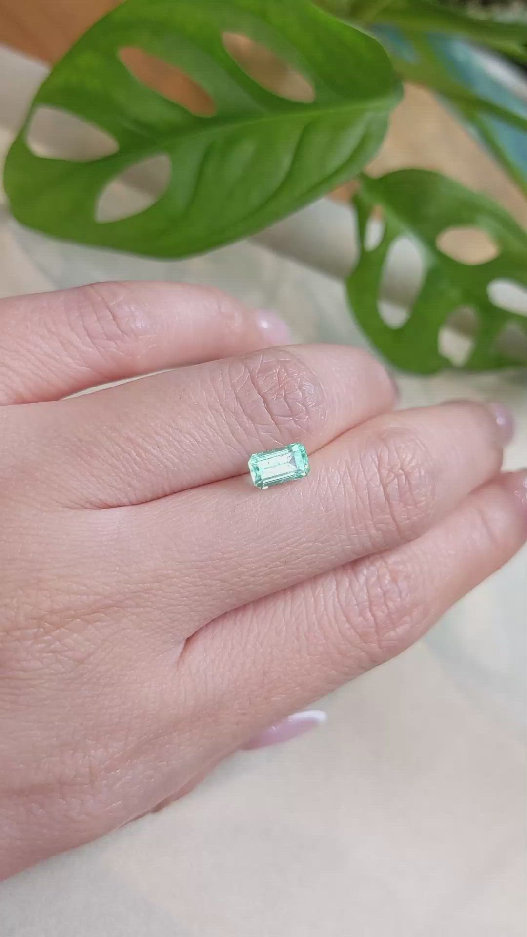 0.93 Ct. Emerald from Russia Size Video