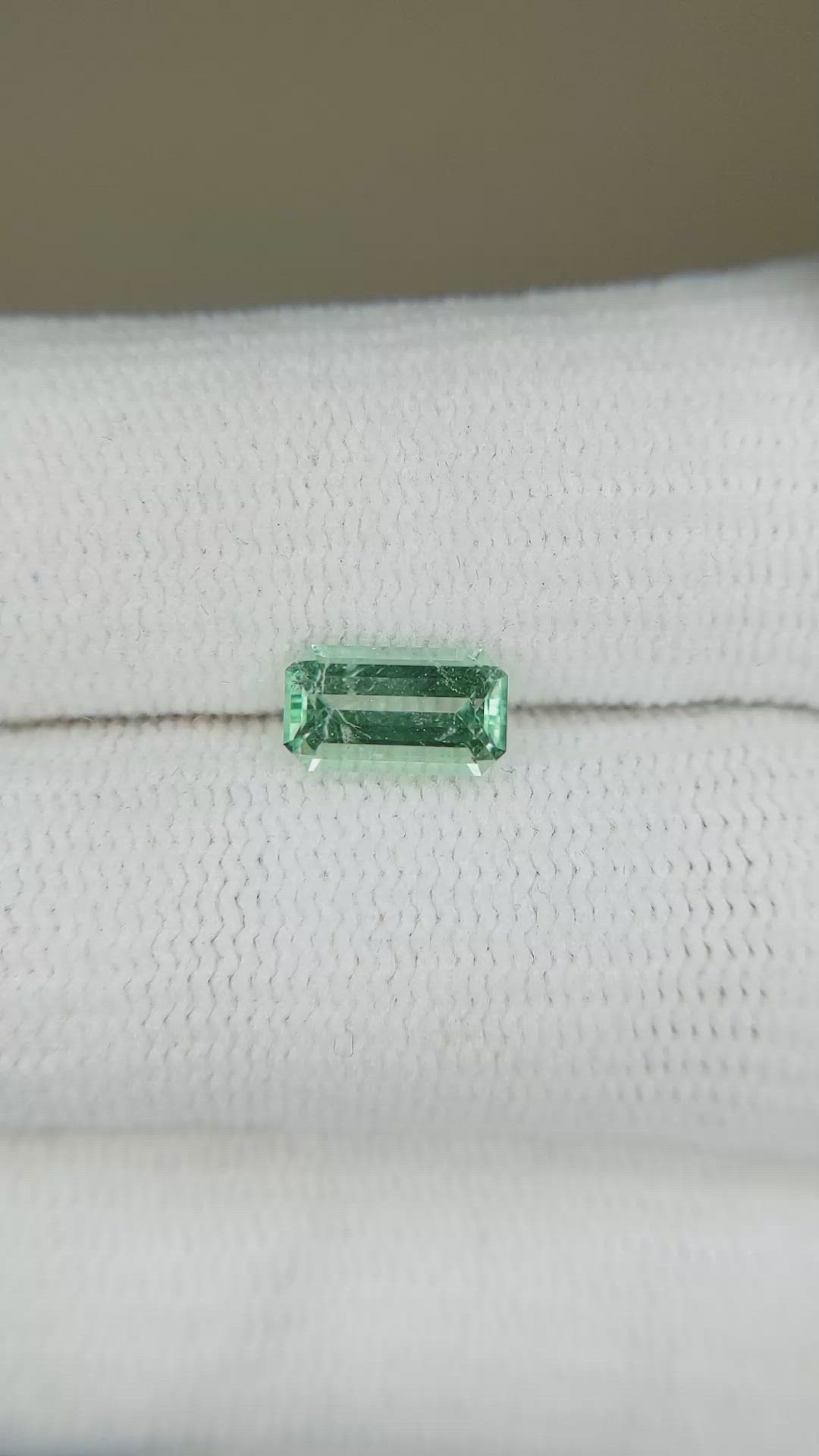 0.84 Ct. Emerald from Russia Size Video