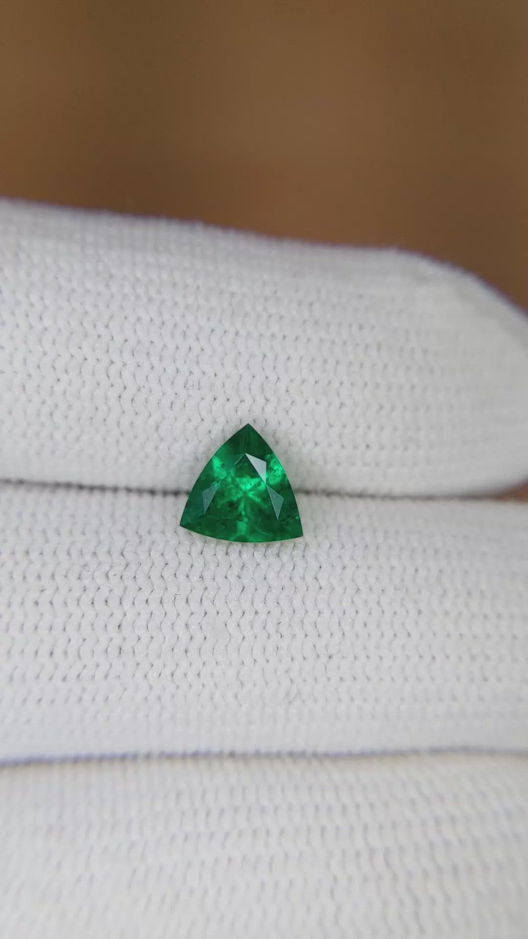 0.72 Ct. Emerald from Colombia Size Video