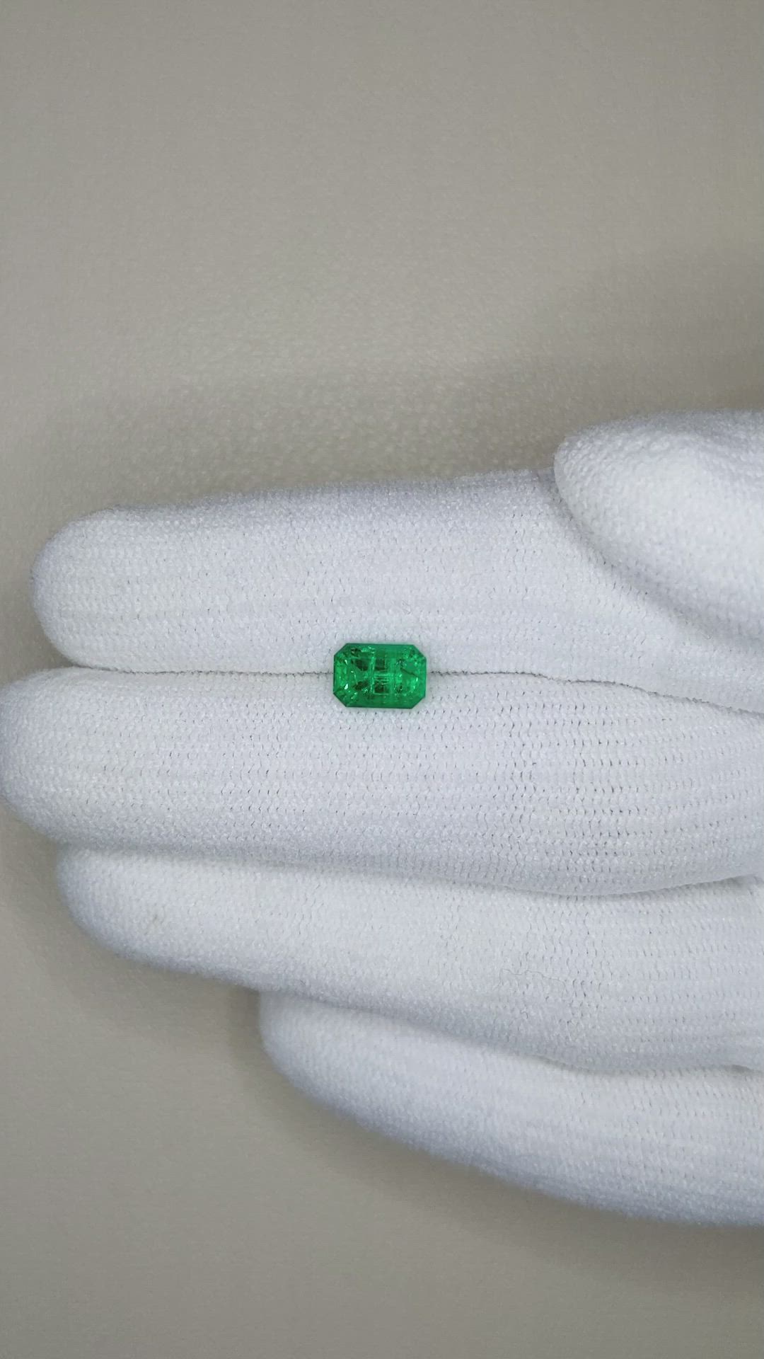 0.93 Ct. Emerald from Russia Size Video