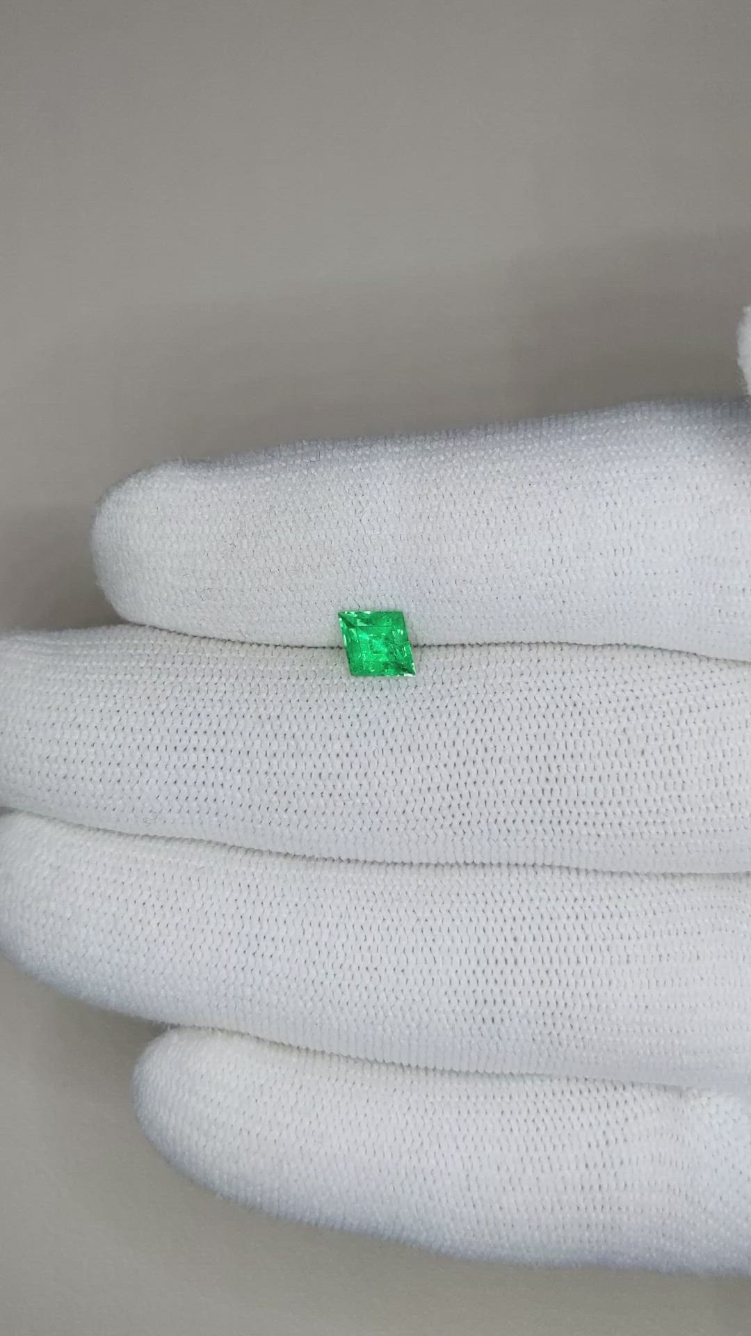 0.66 Ct. Emerald from Russia Size Video