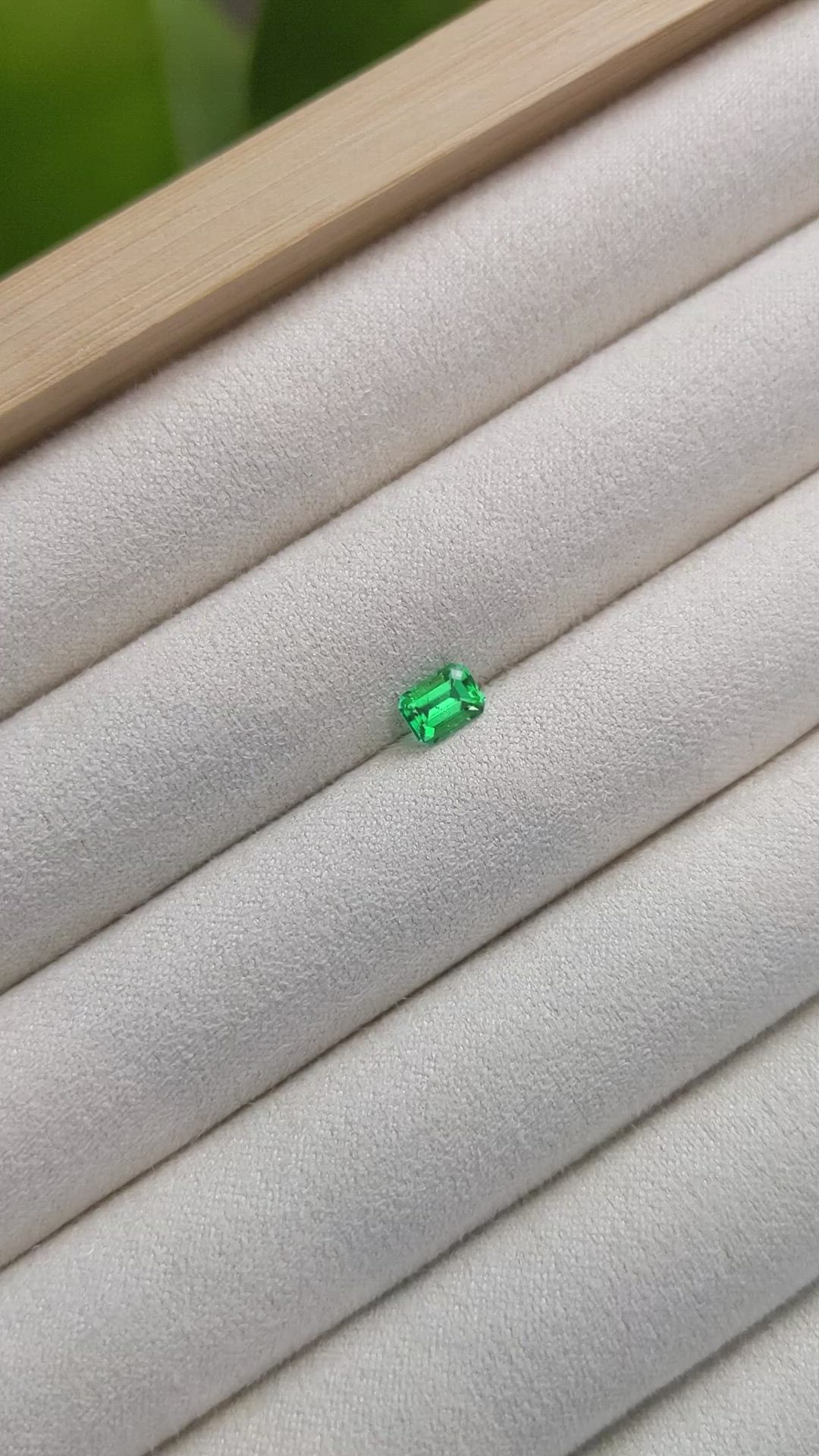 0.52 Ct. Emerald from Russia Size Video