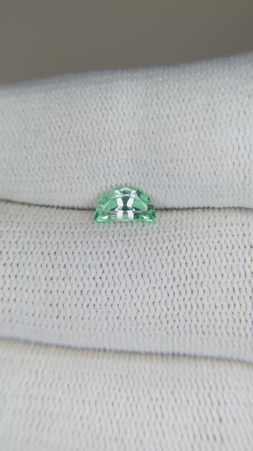 0.51 Ct. Emerald from Russia Size Video