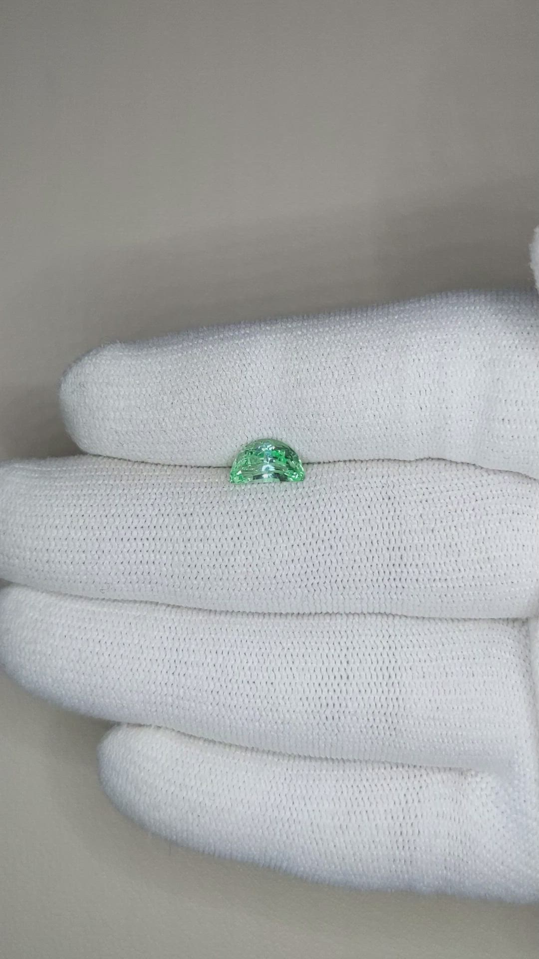 0.93 Ct. Emerald from Russia Size Video