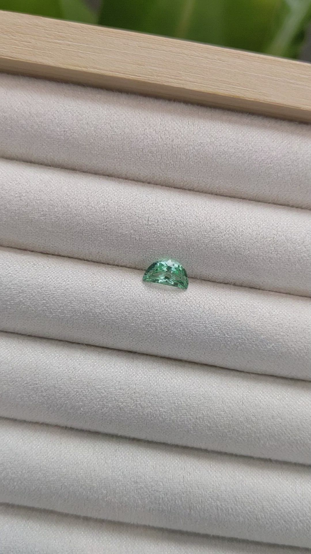 0.93 Ct. Emerald from Russia Size Video