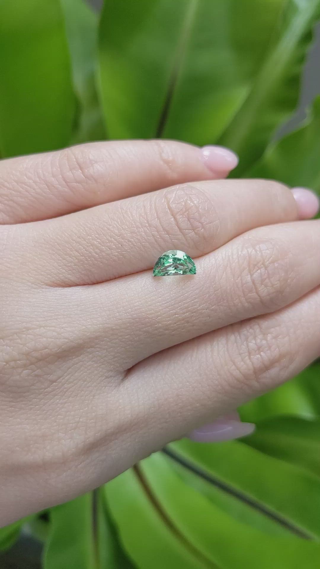 0.93 Ct. Emerald from Russia Size Video