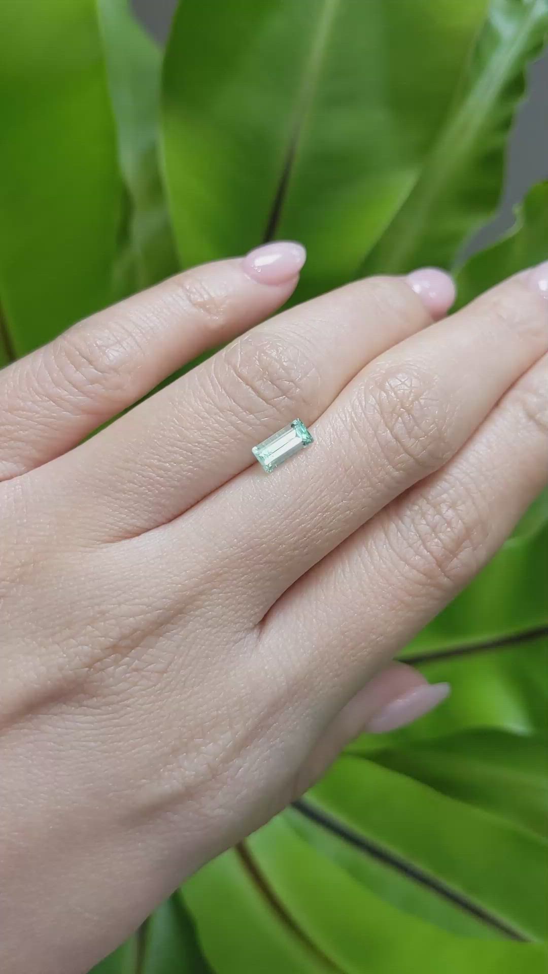 0.60 Ct. Emerald from Russia Size Video
