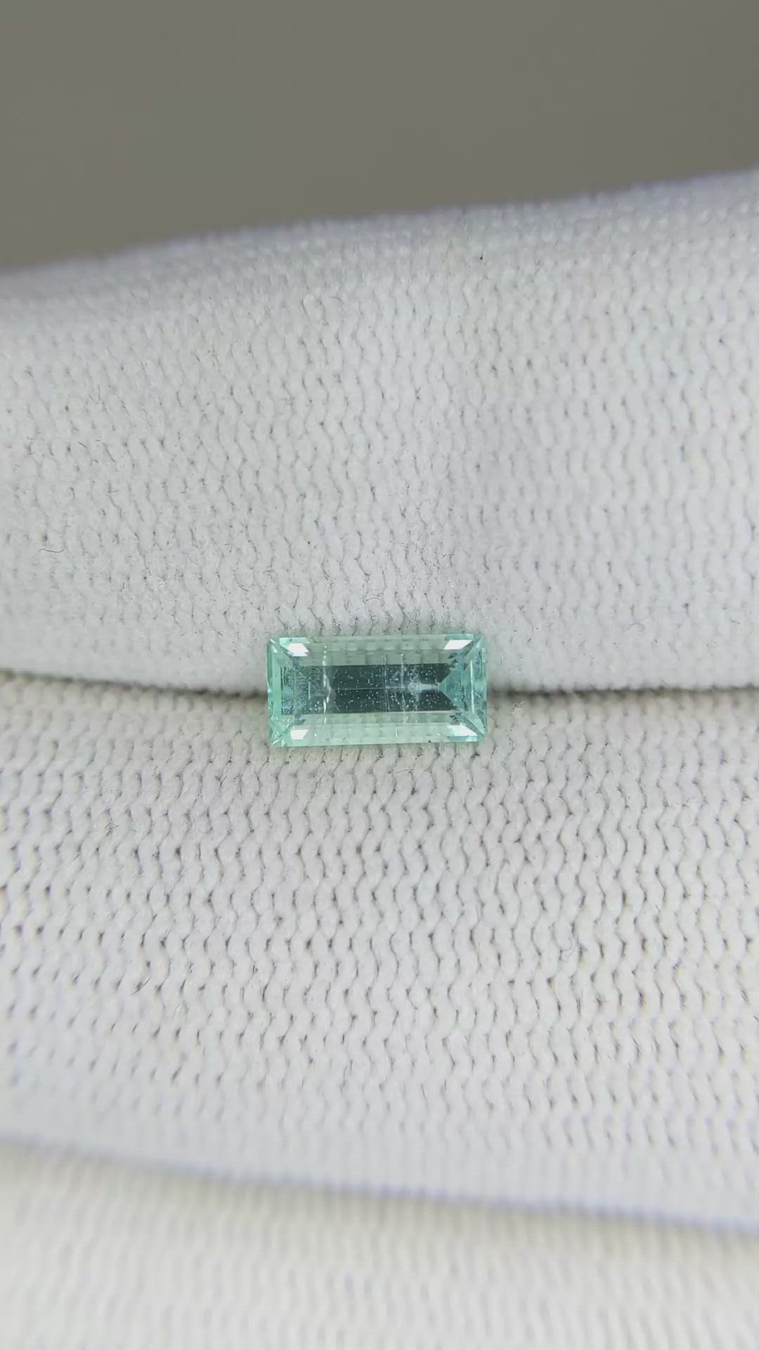 0.60 Ct. Emerald from Russia Size Video