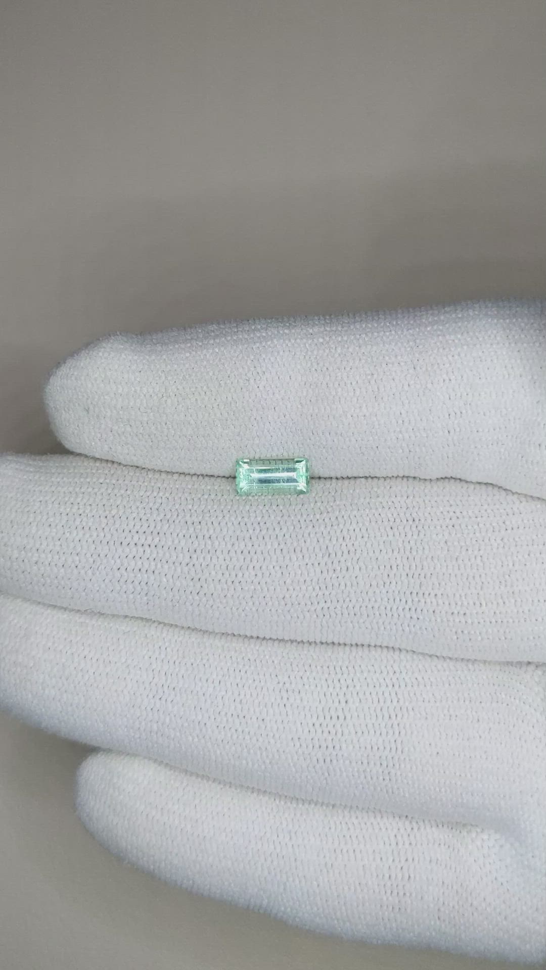 0.60 Ct. Emerald from Russia Size Video