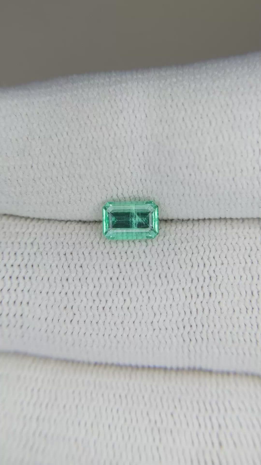 0.64 Ct. Emerald from Russia Size Video