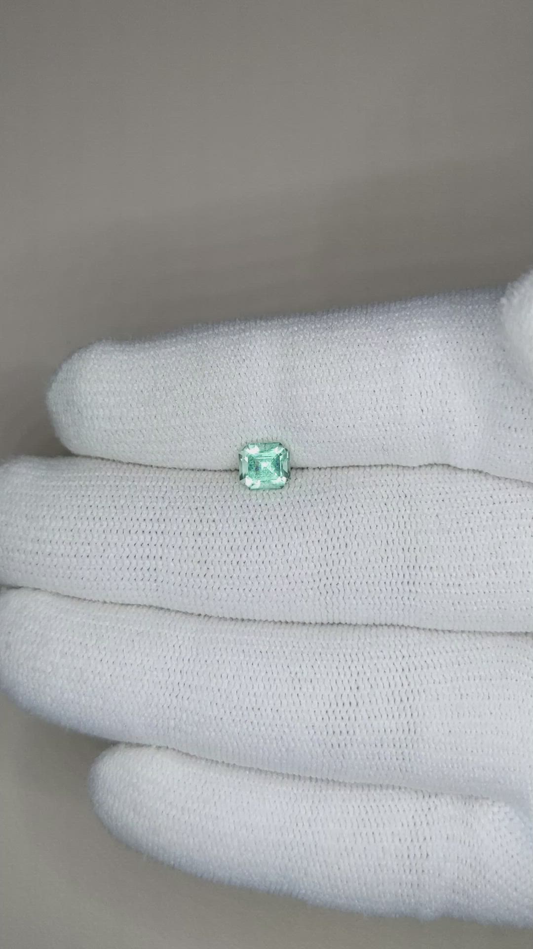 0.67 Ct. Emerald from Russia Size Video
