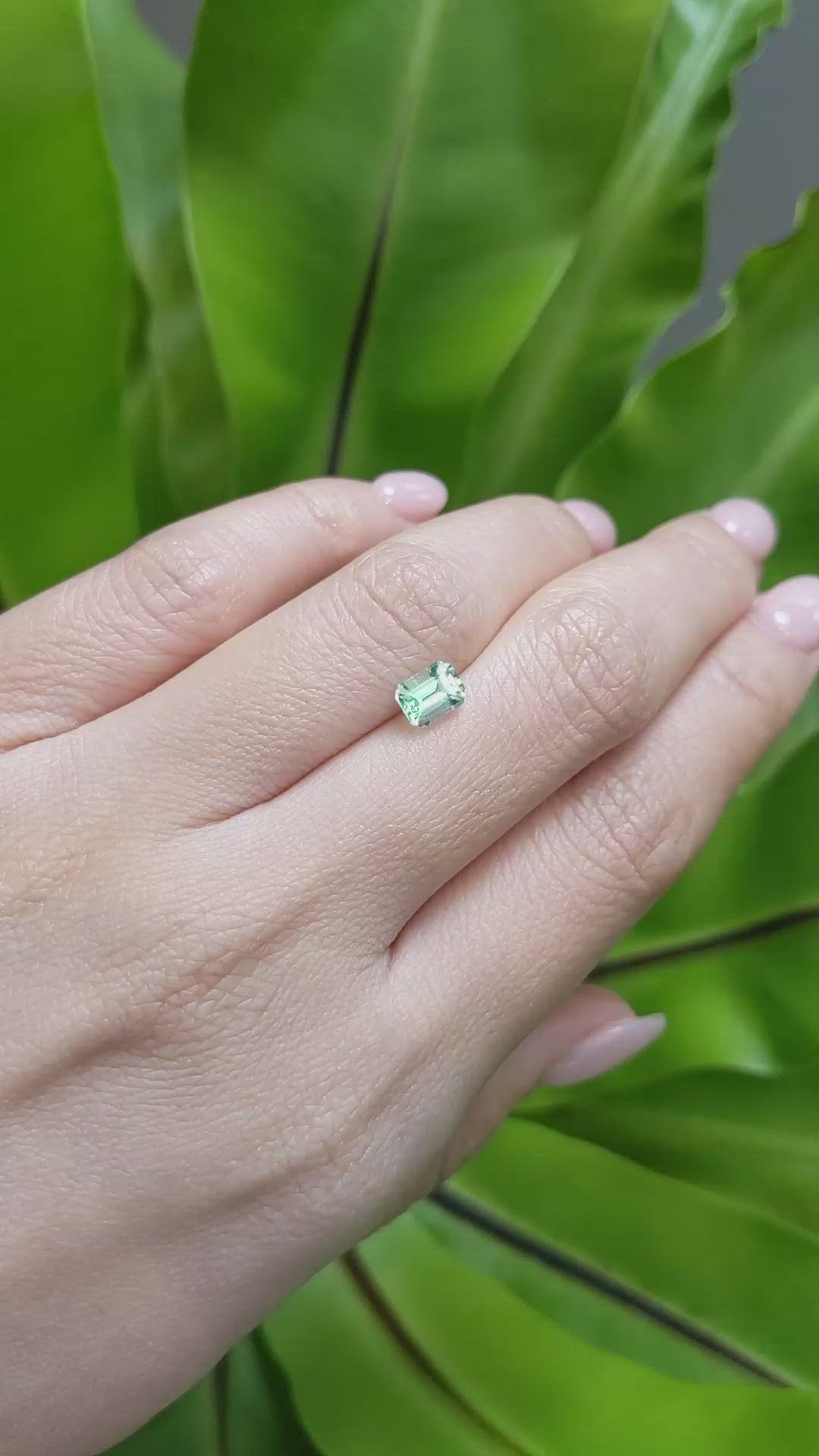 0.72 Ct. Emerald from Russia Size Video