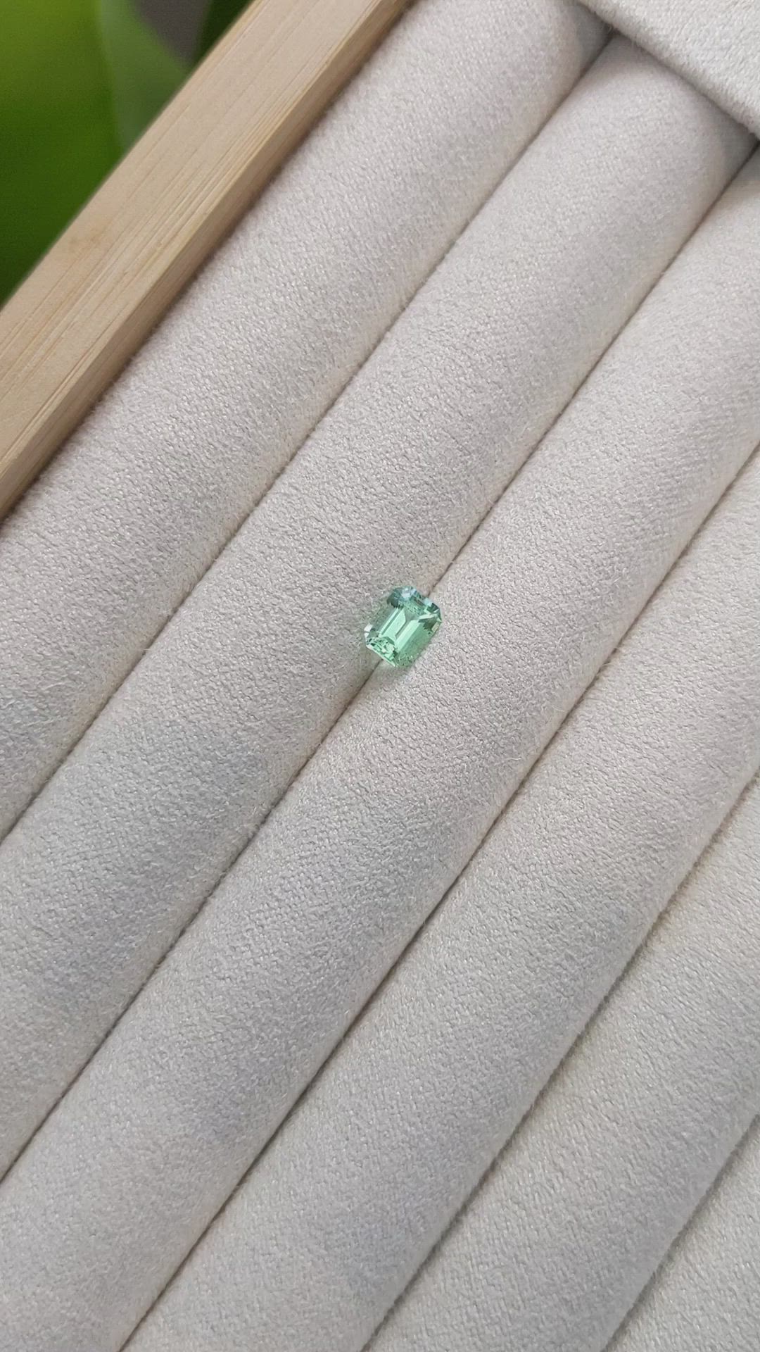 0.72 Ct. Emerald from Russia Size Video